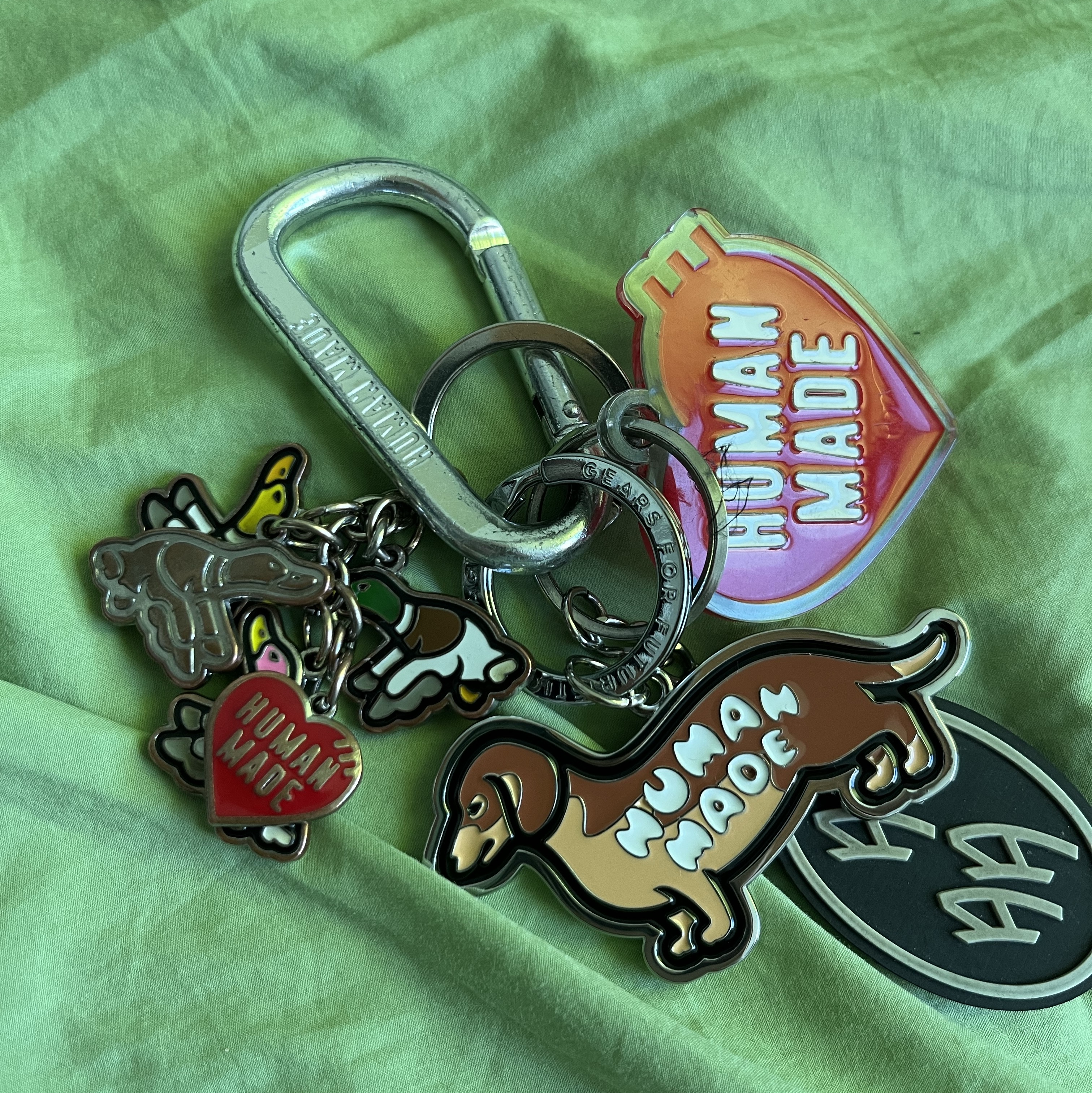 Human Made Heart Keyring Red, Human Made Flying Duck Keyring Silver 착용 스타일