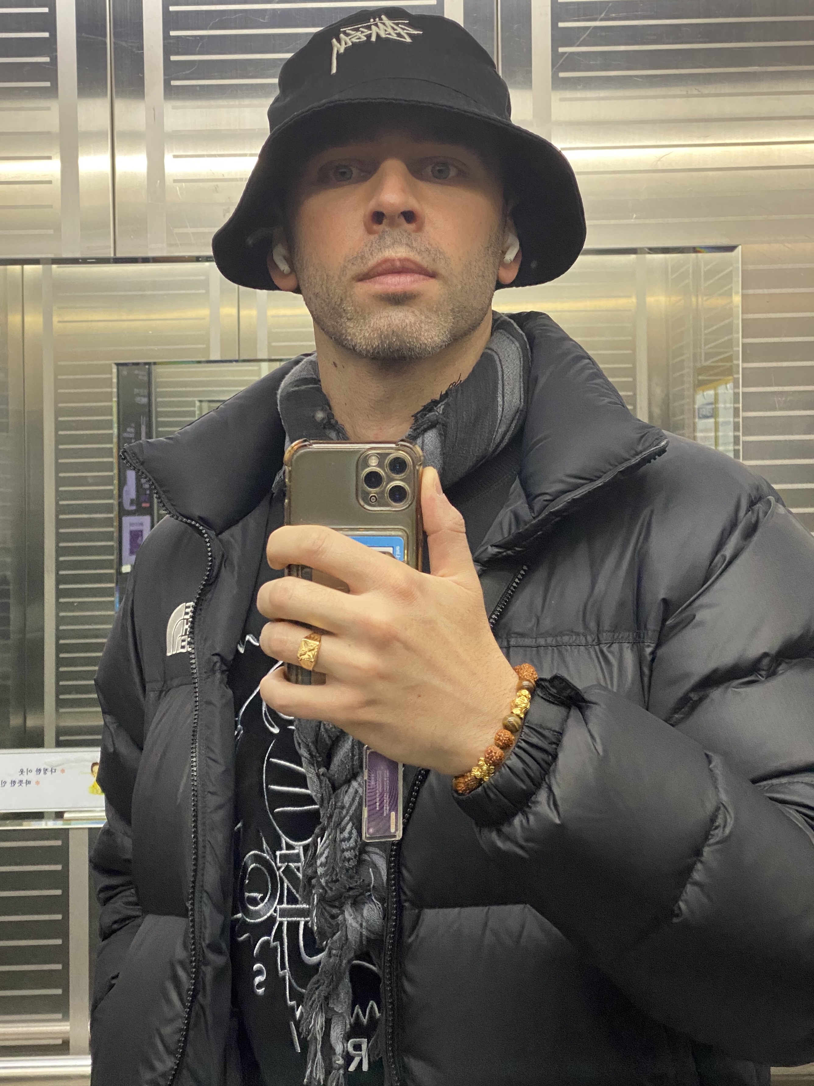 Stussy Big Stock Bucket Hat Black, The North Face 1996 Eco Nuptse Jacket Black 착용 스타일 - 1