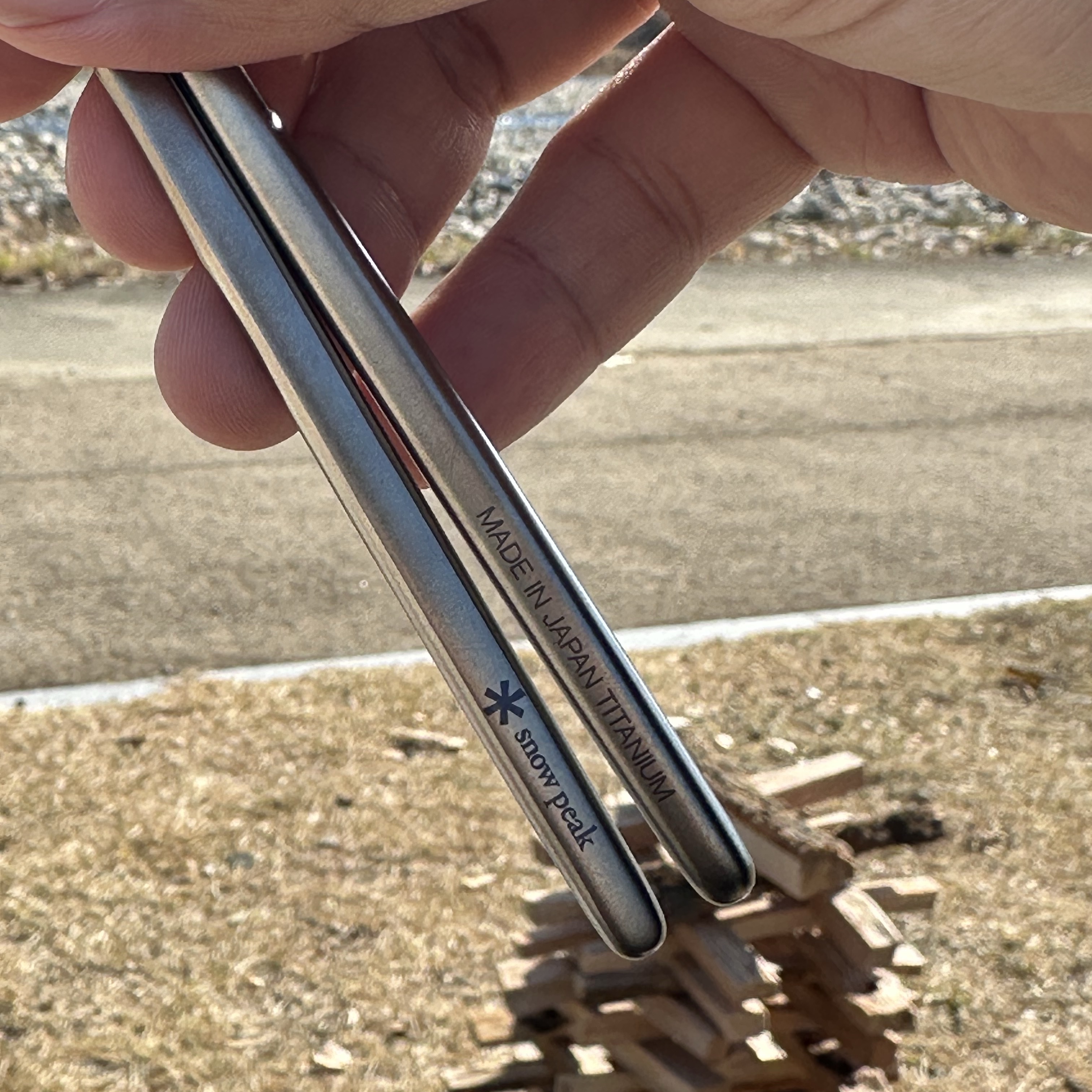 Snow Peak Titanium Chopsticks 착용 스타일