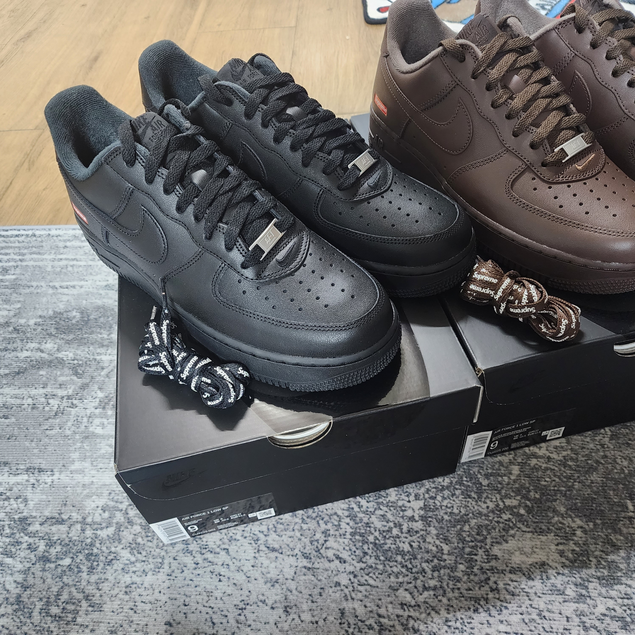 Nike x Supreme Air Force 1 Low Baroque Brown, Nike x Supreme Air Force 1 Low Black 착용 스타일