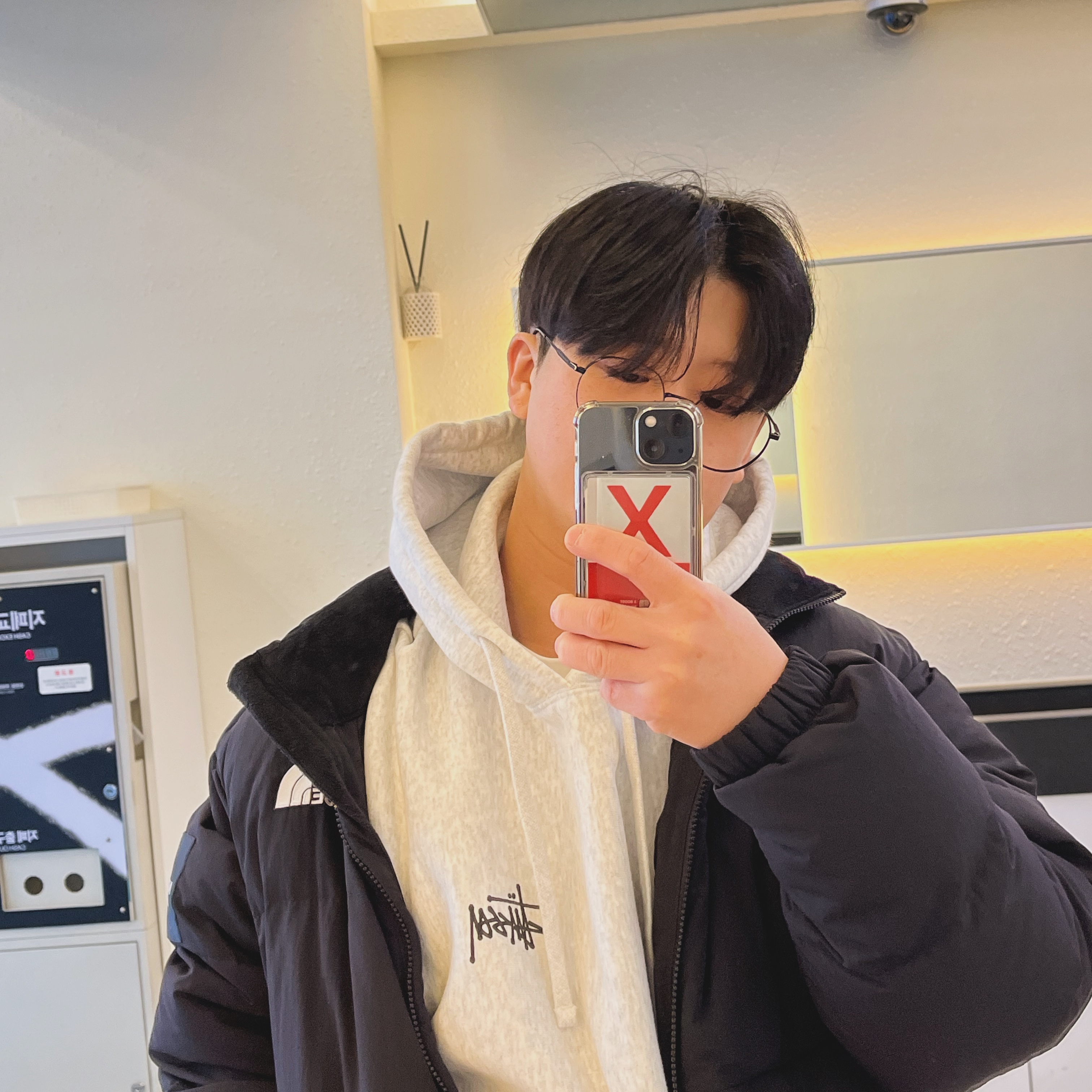Stussy Basic Stussy Hoodie Ash Heather 2023, Asics Jog 100 S White Black - 2E Wide 착용 스타일 - 1