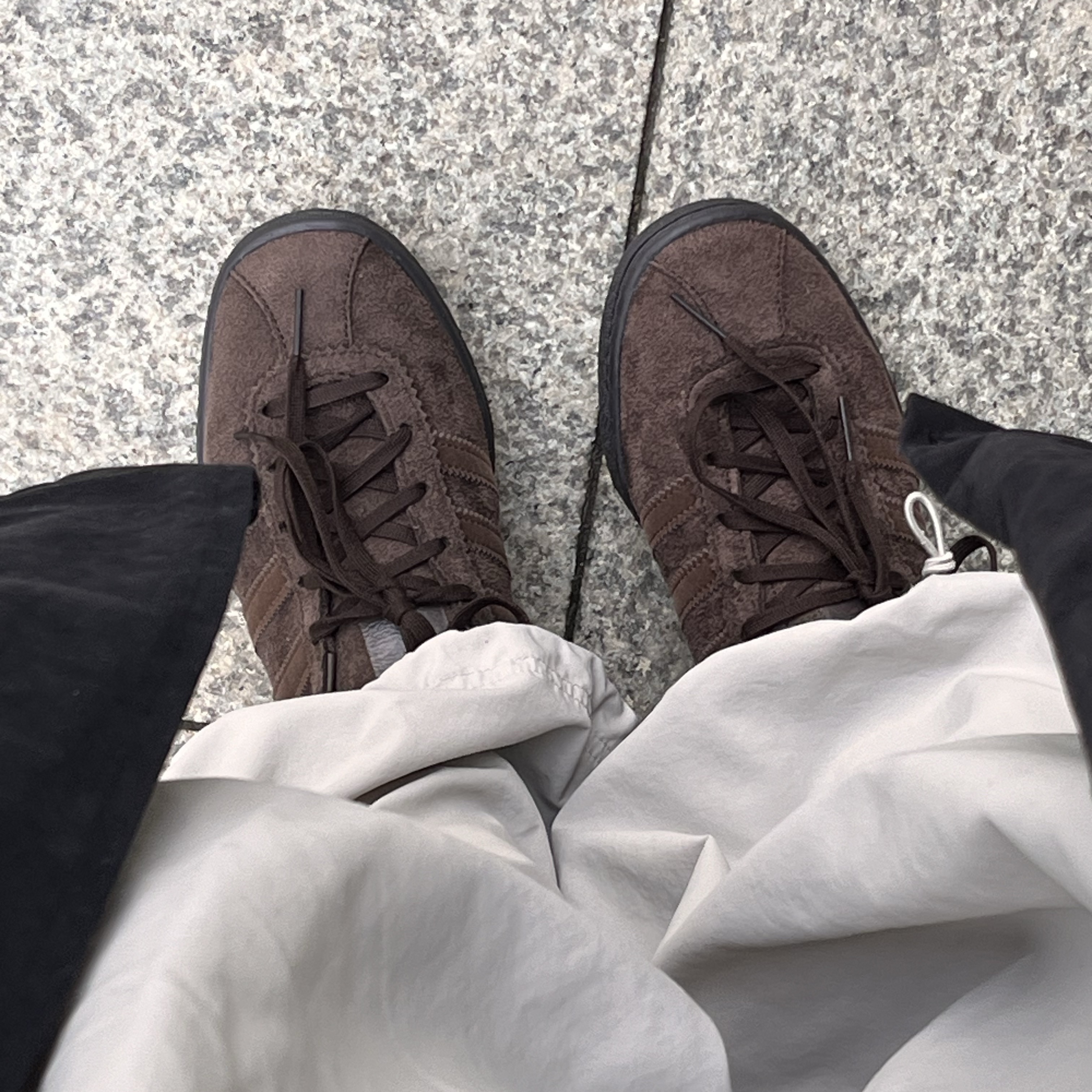 Adidas Tobacco Gruen Dark Brown 착용 스타일 - 1