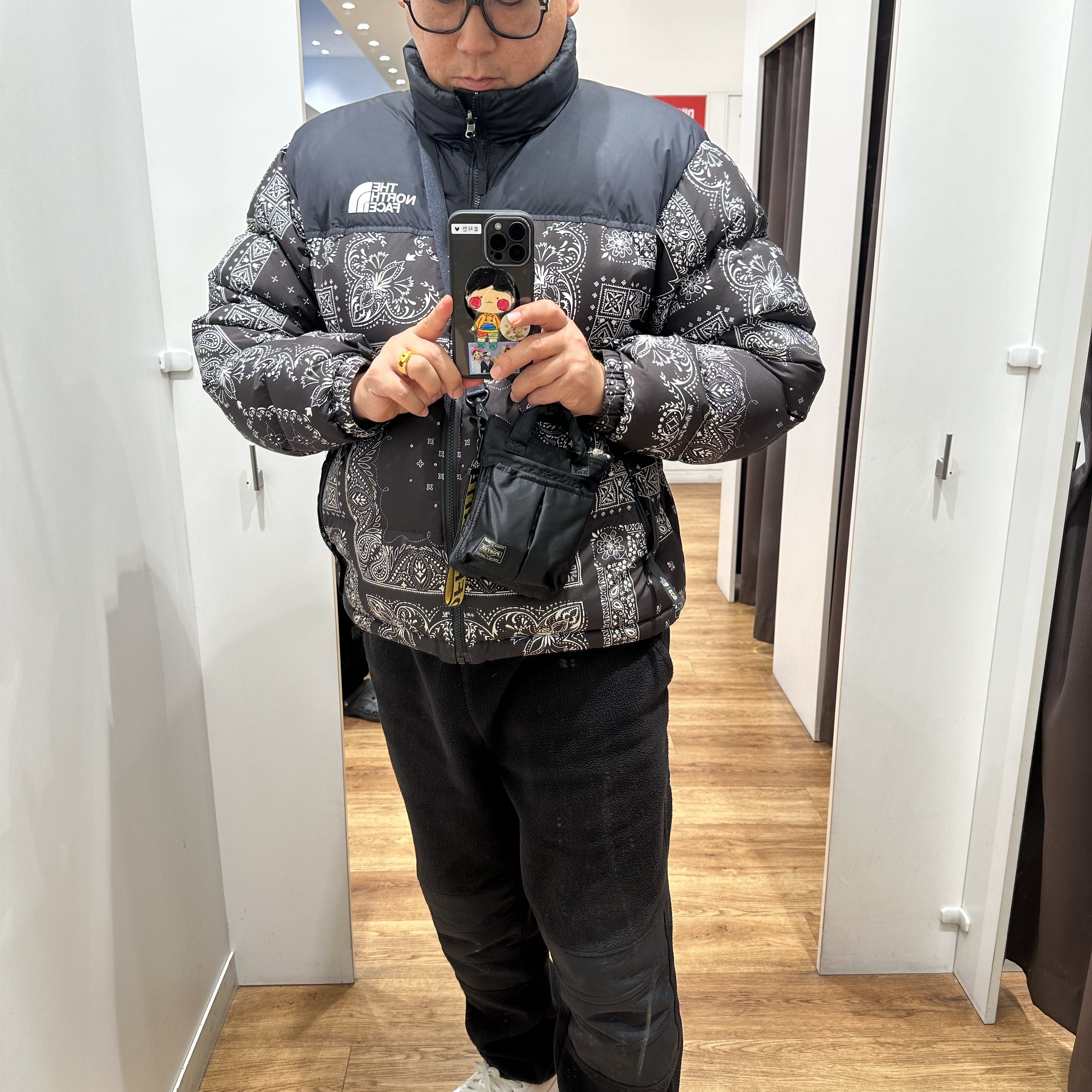 Porter Howl Helmet Bag Mini Black 착용 스타일