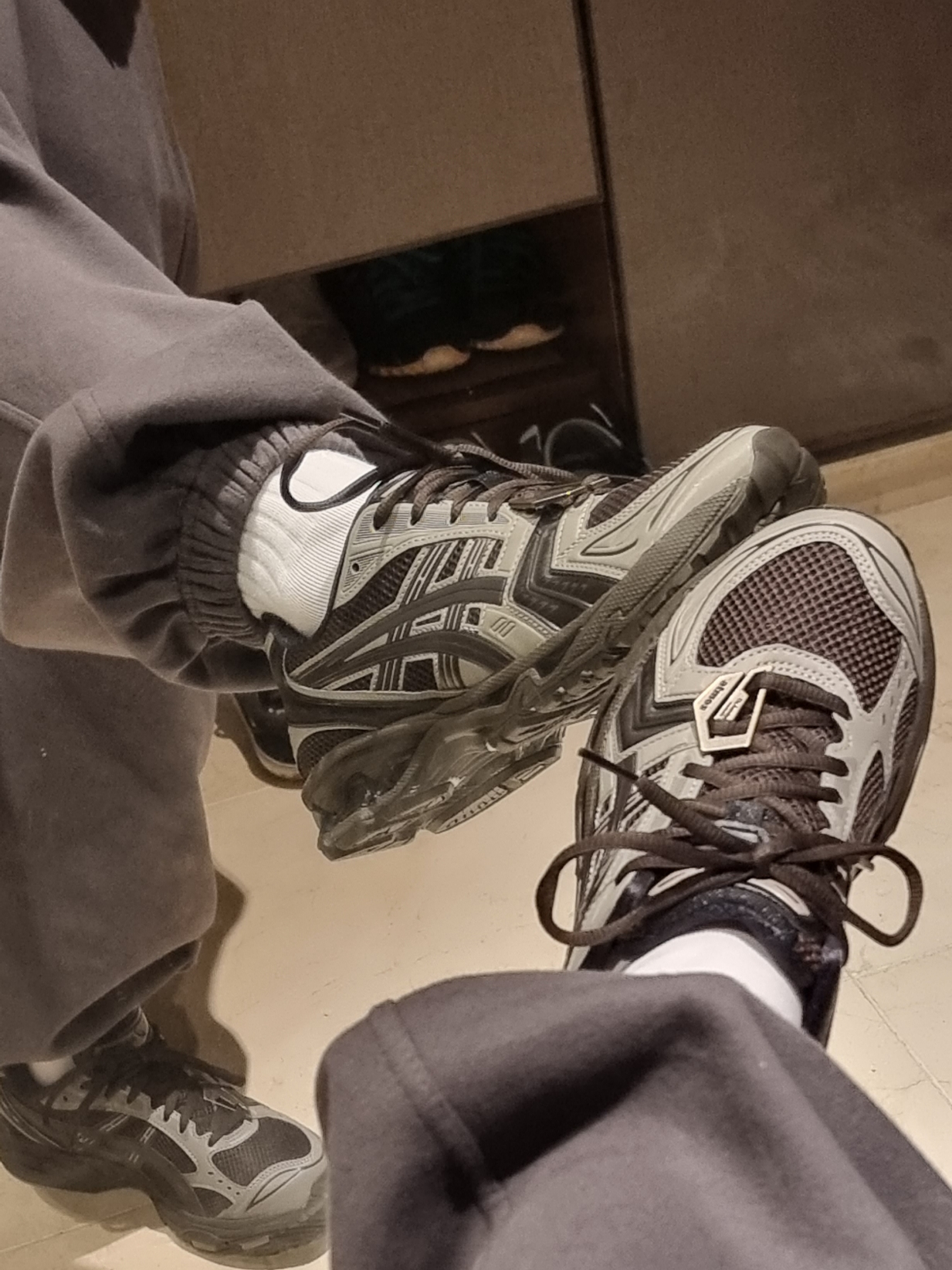 Undermycar Wani Kame Multi Block Pocket Turtle Bomber Driftwood - 22FW, Asics x Atmos x Undermycar Gel-Kayano 14 Pepper Black 착용 스타일 - 2