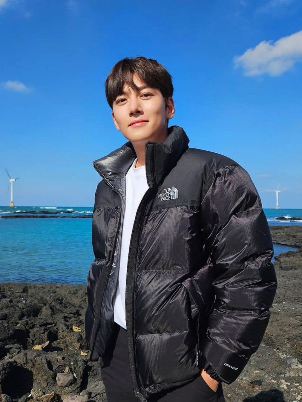 The North Face 1996 Eco Nuptse Jacket Real Black, The North Face 1996 Eco Nuptse Jacket Black 착용 스타일 - 4