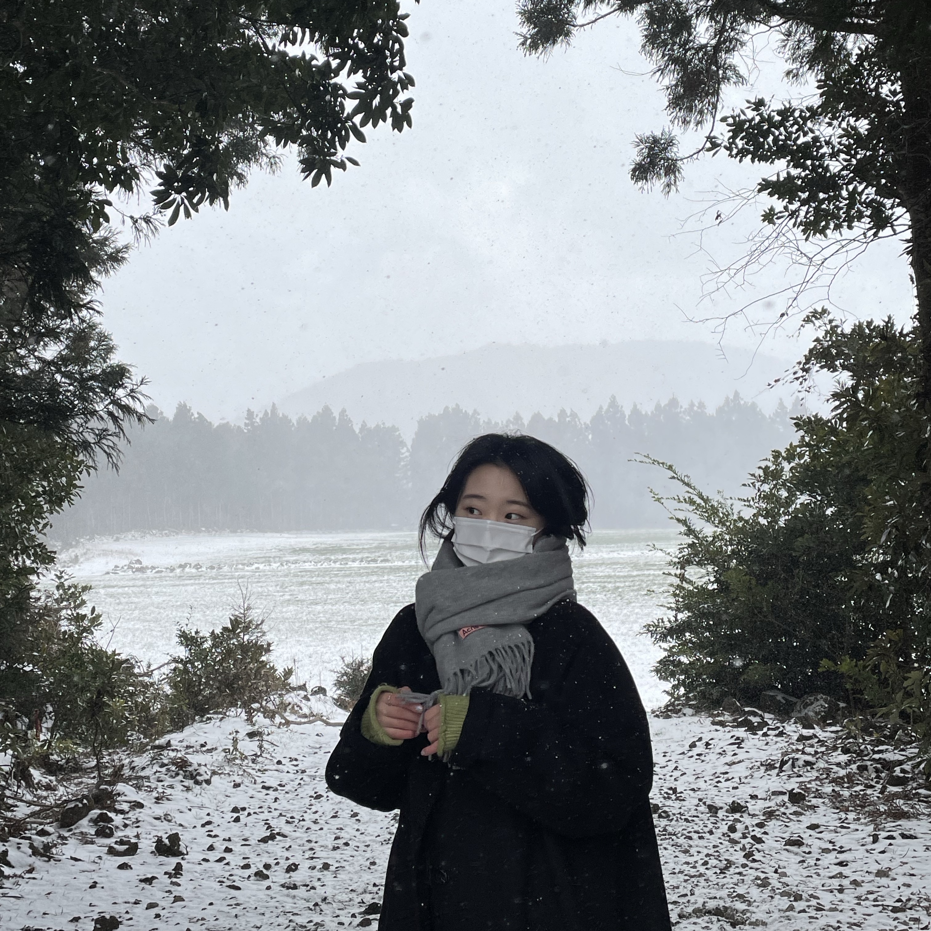 Acne Studios Canada New Oversized Muffler Grey Melange 착용 스타일