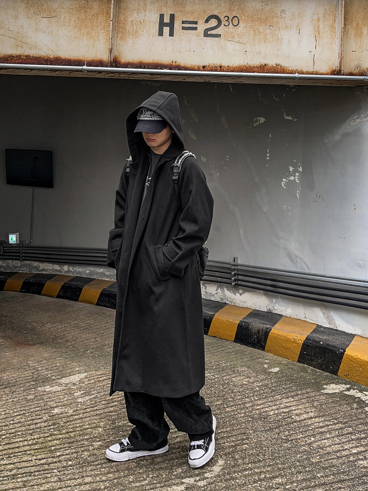 Maison Mihara Yasuhiro Peterson OG Sole Canvas Low Sneakers Black 착용 스타일 - 2