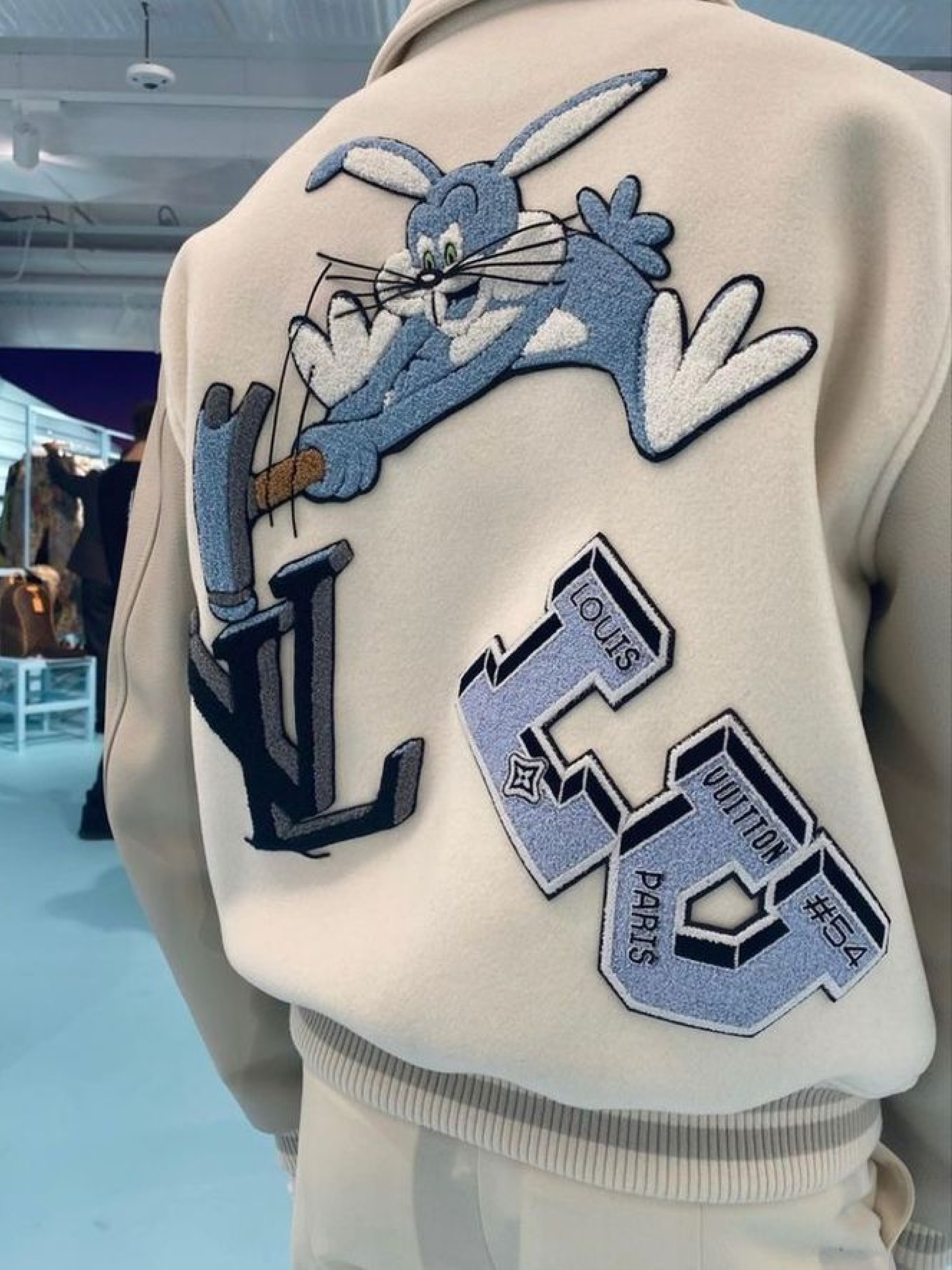 Louis Vuitton Multi Patch Mixed Leather Varsity Blouson Milky White 착용 스타일 - 3