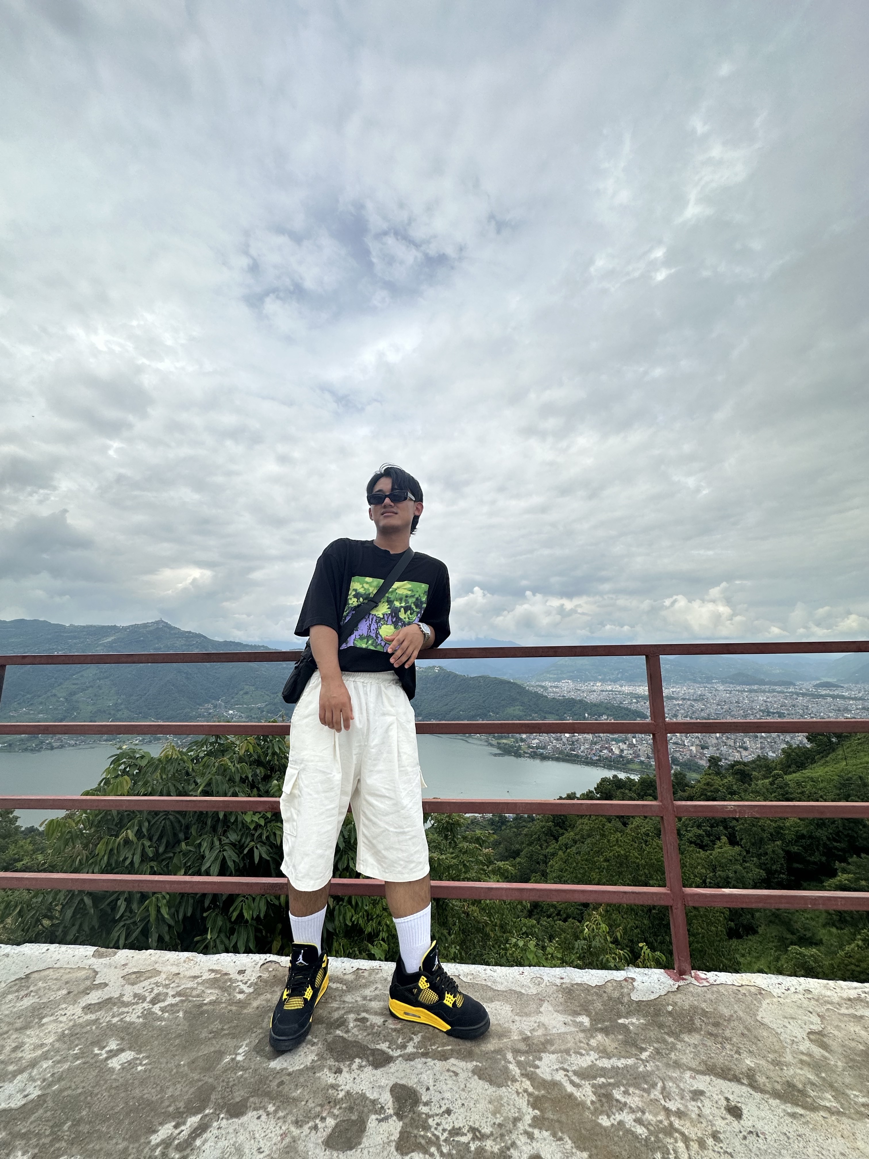 Jordan 4 Retro Thunder 2023 착용 스타일