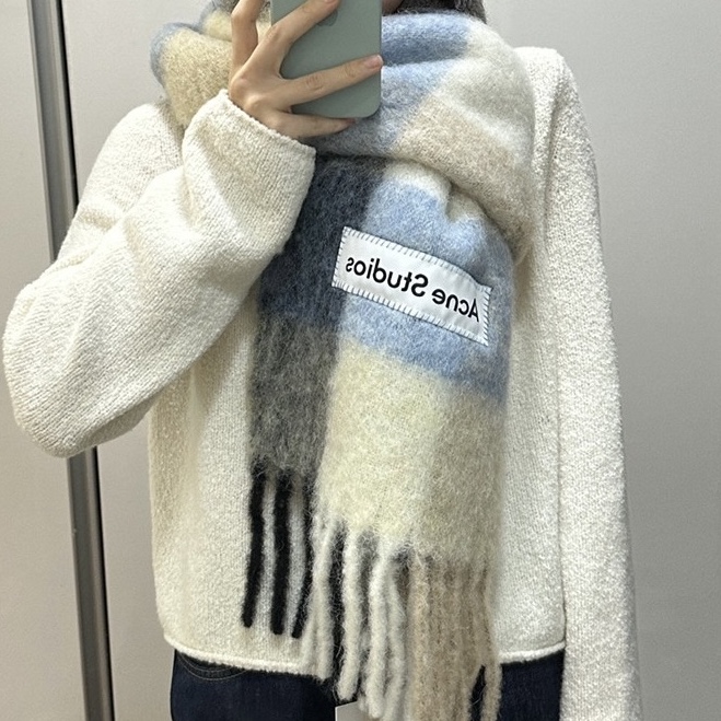 Acne Studios Mohair Check Muffler Blue Beige Black 착용 스타일