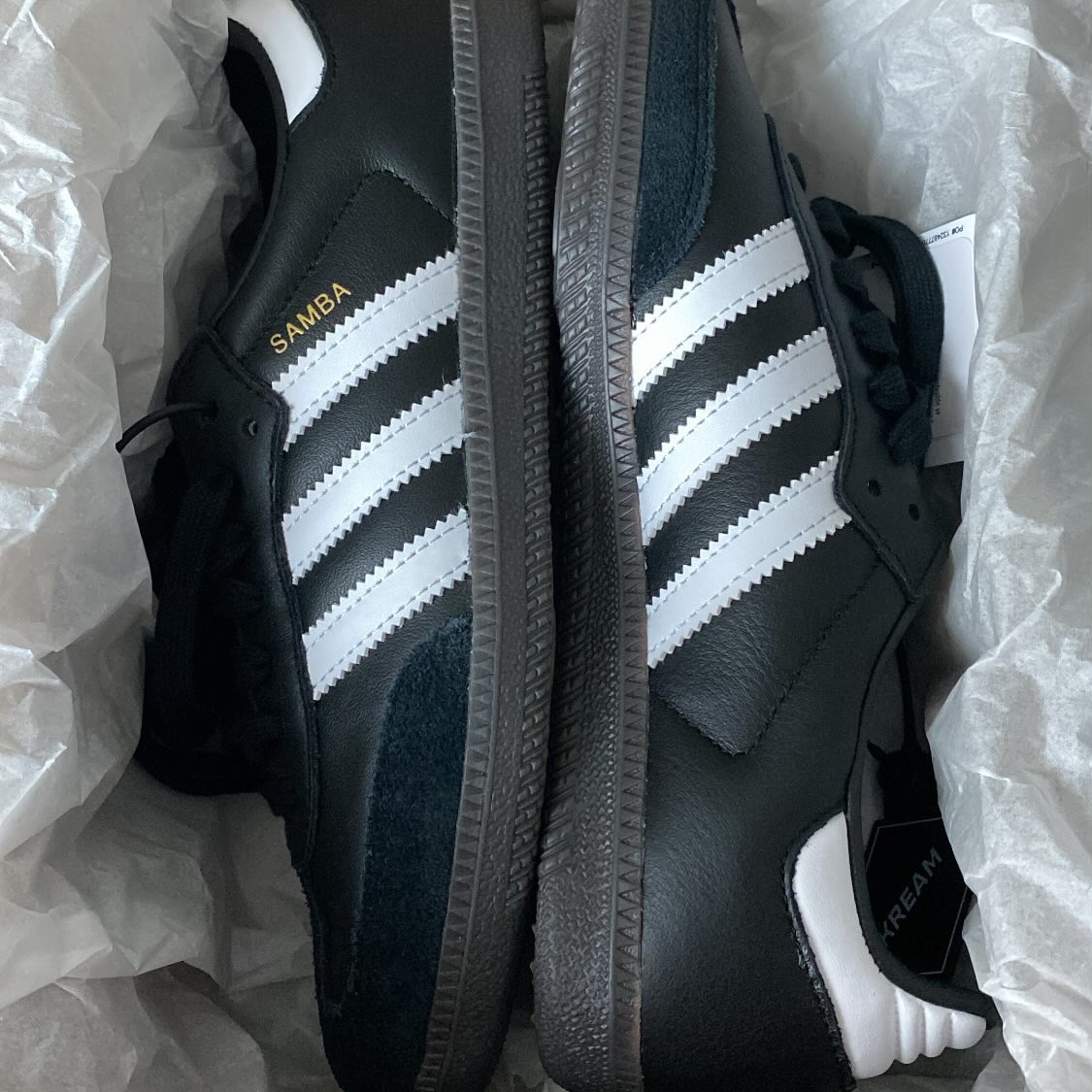 Adidas Samba OG Black White Gum 착용 스타일