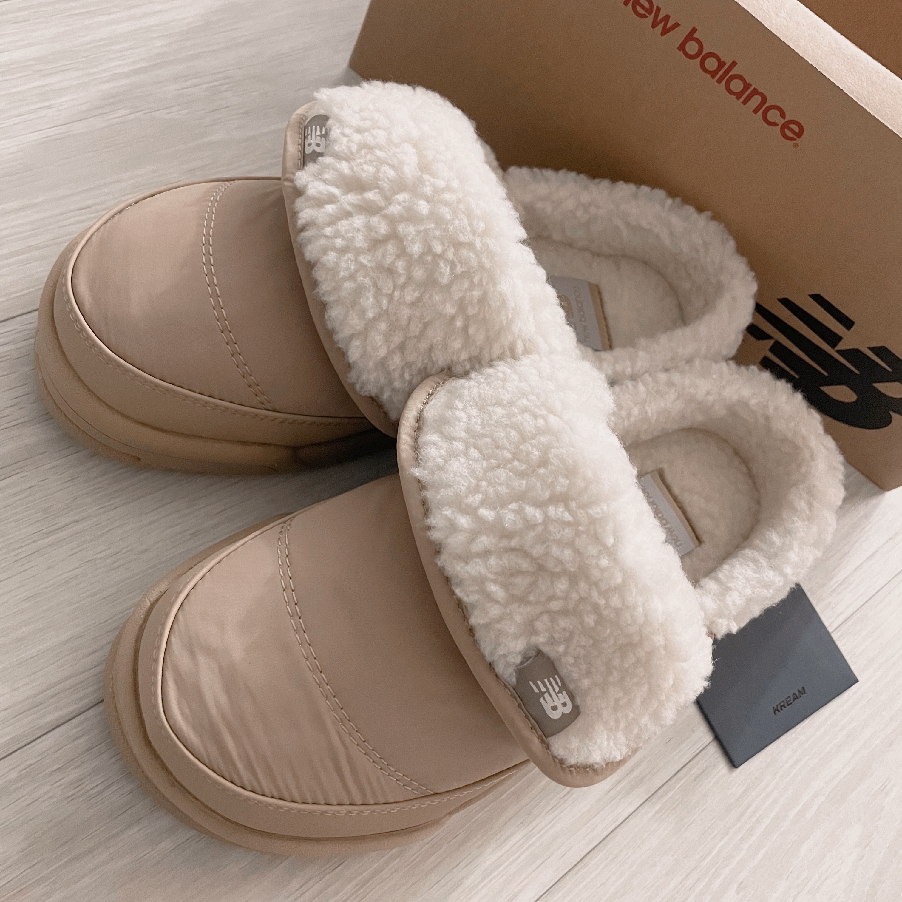 New Balance Puflee v2 Beige 착용 스타일