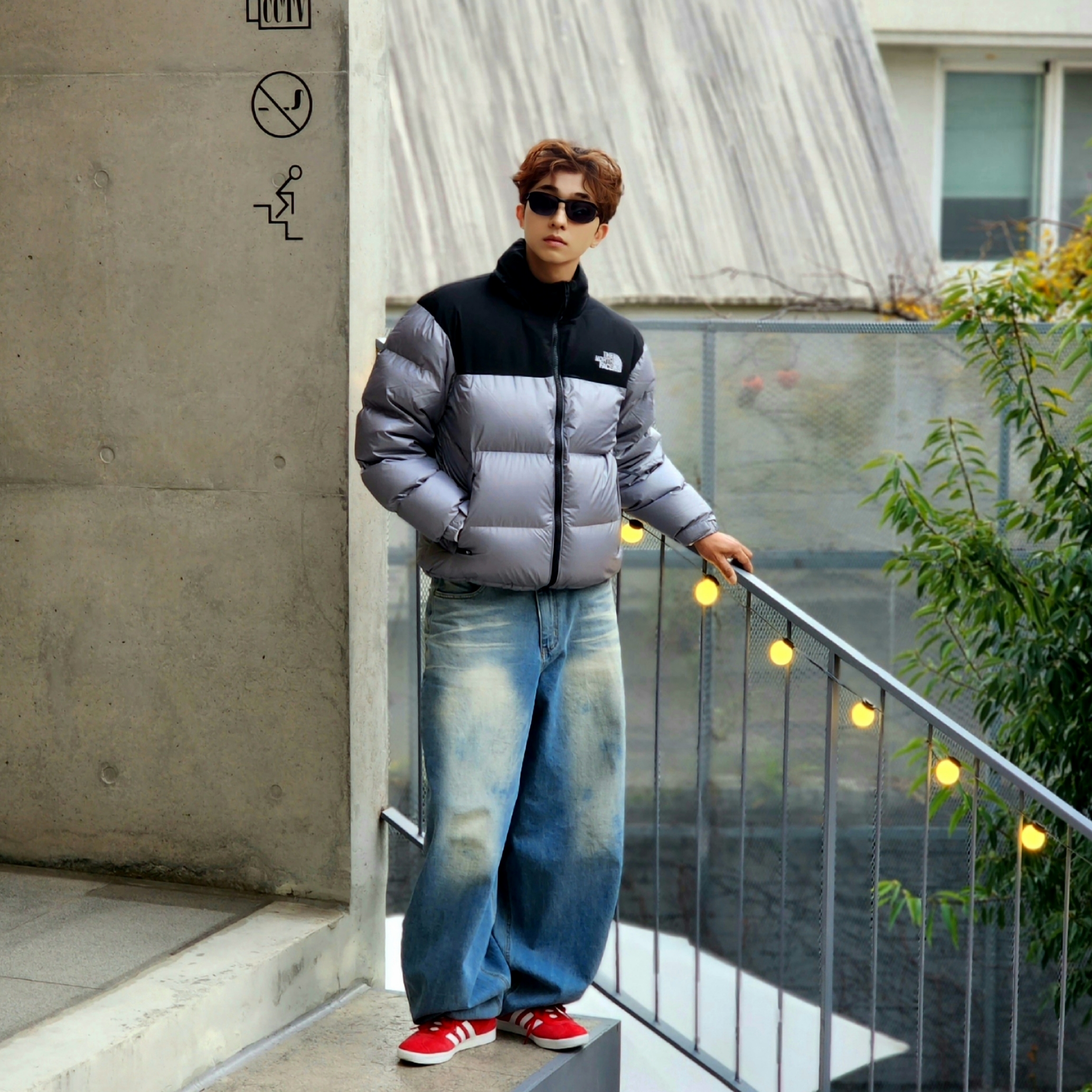 The North Face White Label Novelty Nuptse Down Jacket Heather Gray, Adidas Gazelle Power Red 착용 스타일 - 5