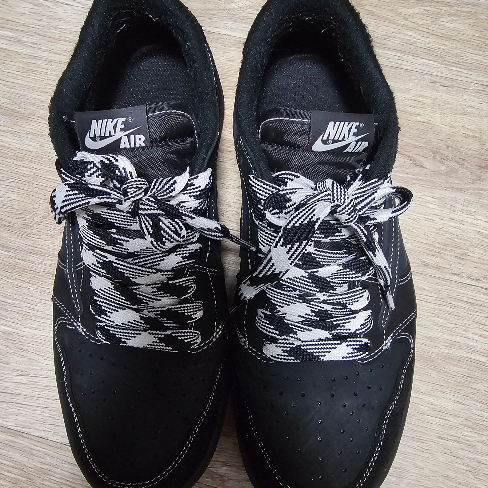 Jordan 1 x Travis Scott Retro Low OG SP Black Phantom 착용 스타일