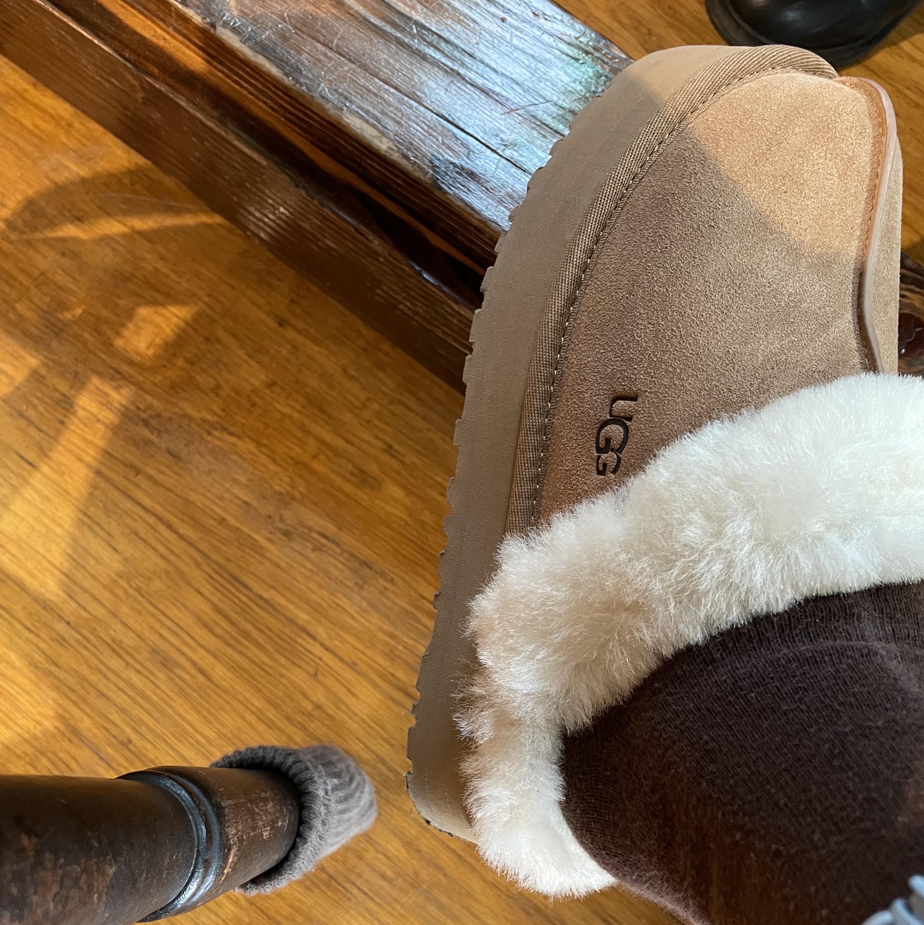 (W) UGG Disquette Slipper Chestnut 착용 스타일