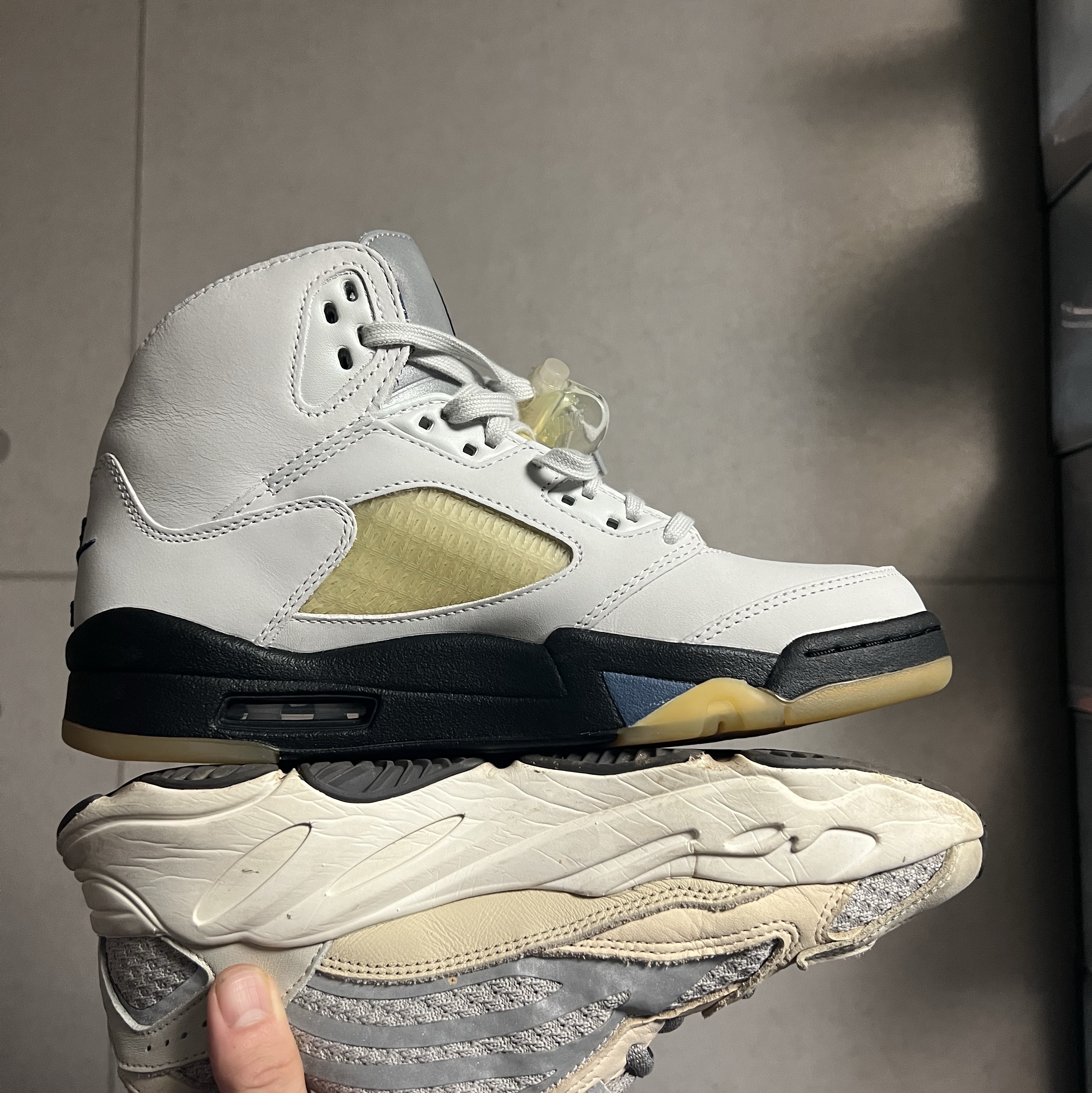 (W) Jordan 5 x A Ma Maniere Retro Dawn 착용 스타일 - 4