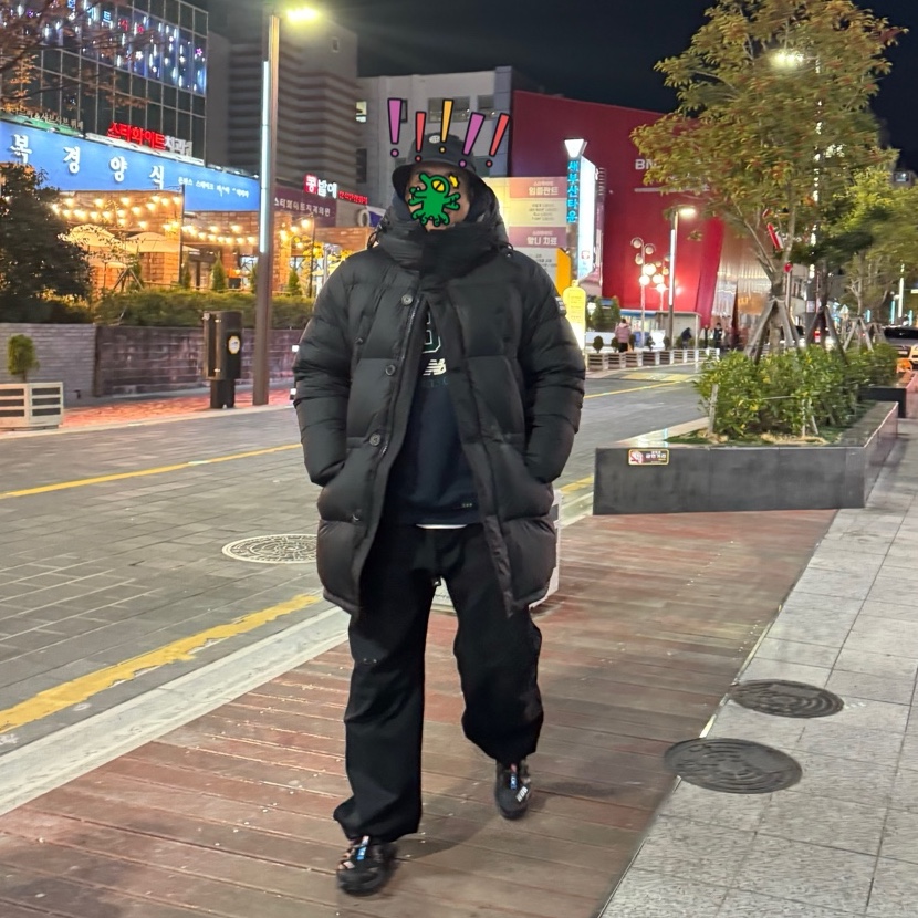 Stone Island 99376 Nylon Metal in Econyl Regenerated Nylon Bucket Hat Black - 23SS, Salomon XT-4 Black Silver Metallic 착용 스타일