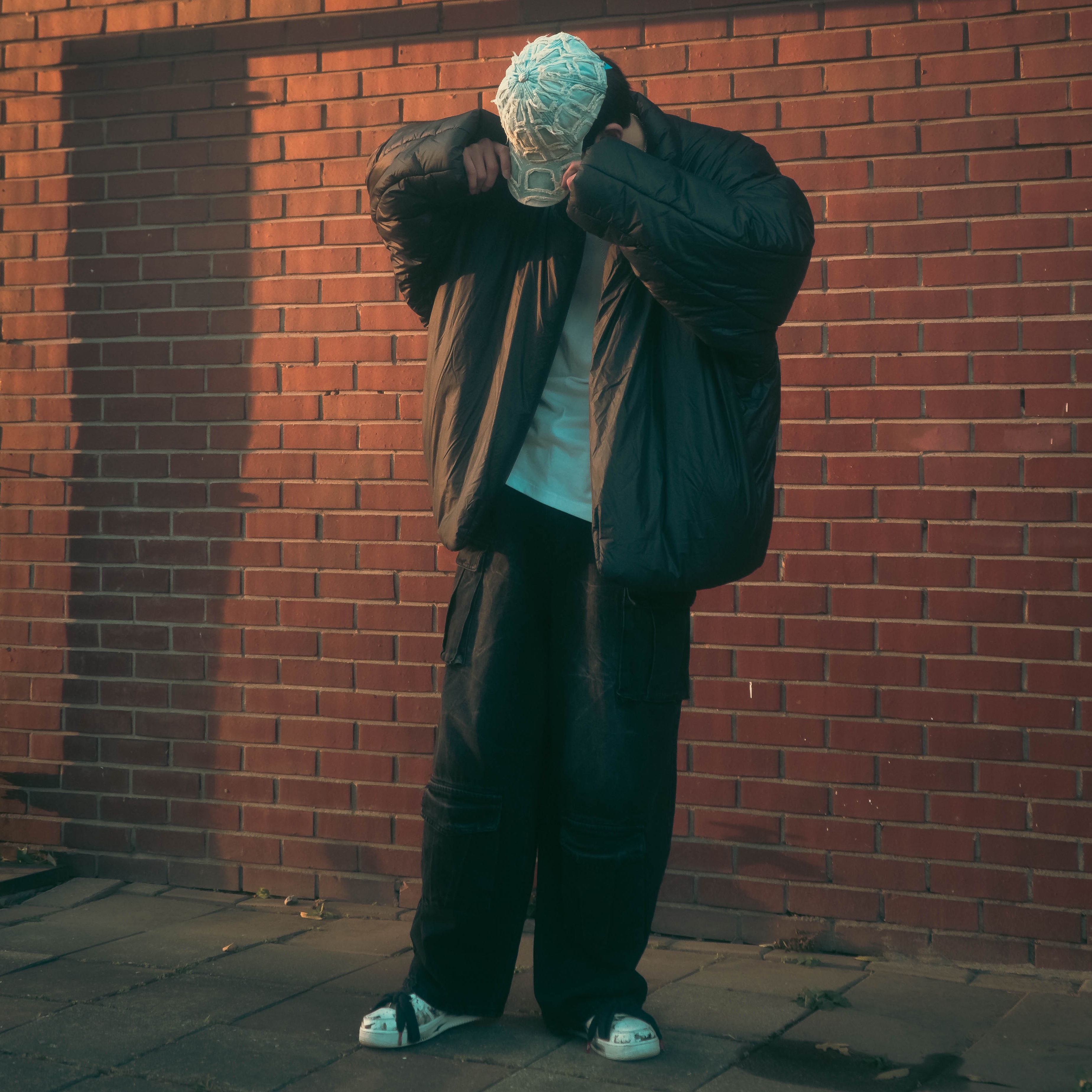 Yeezy Gap Engineered By Balenciaga Round Jacket 2 Black, Nike x Peaceminusone Air Force 1 Low Para-Noise 2.0 착용 스타일 - 2