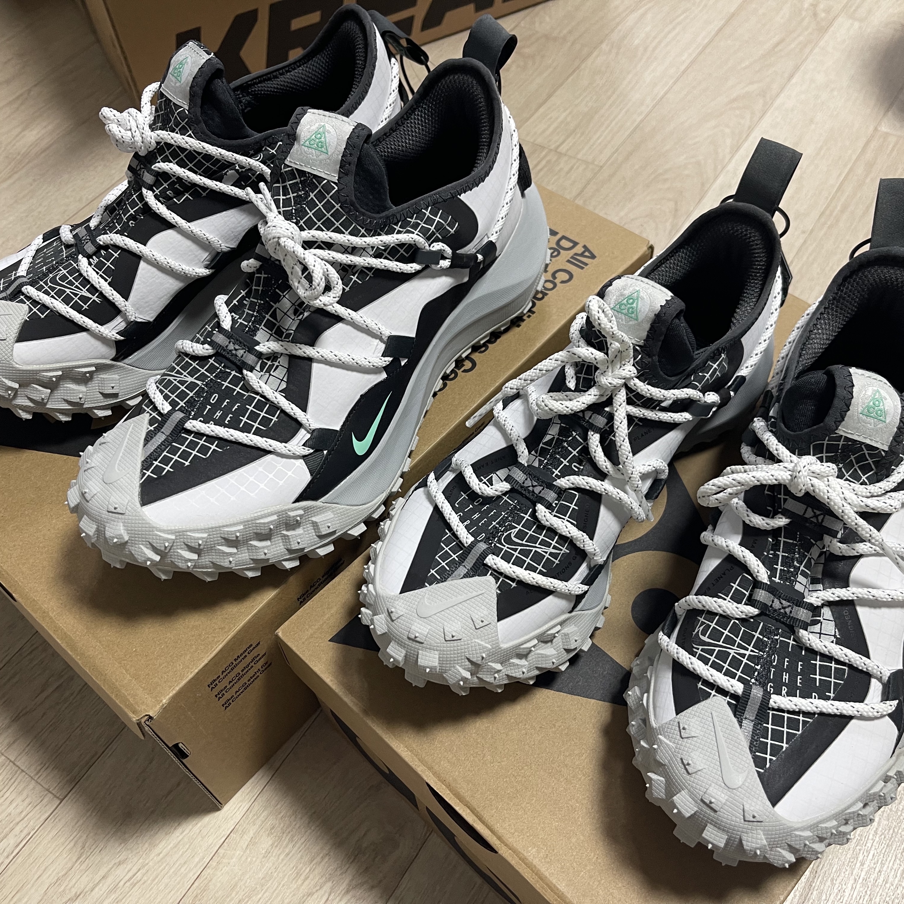 Nike ACG Mountain Fly Low SE White and Black 착용 스타일