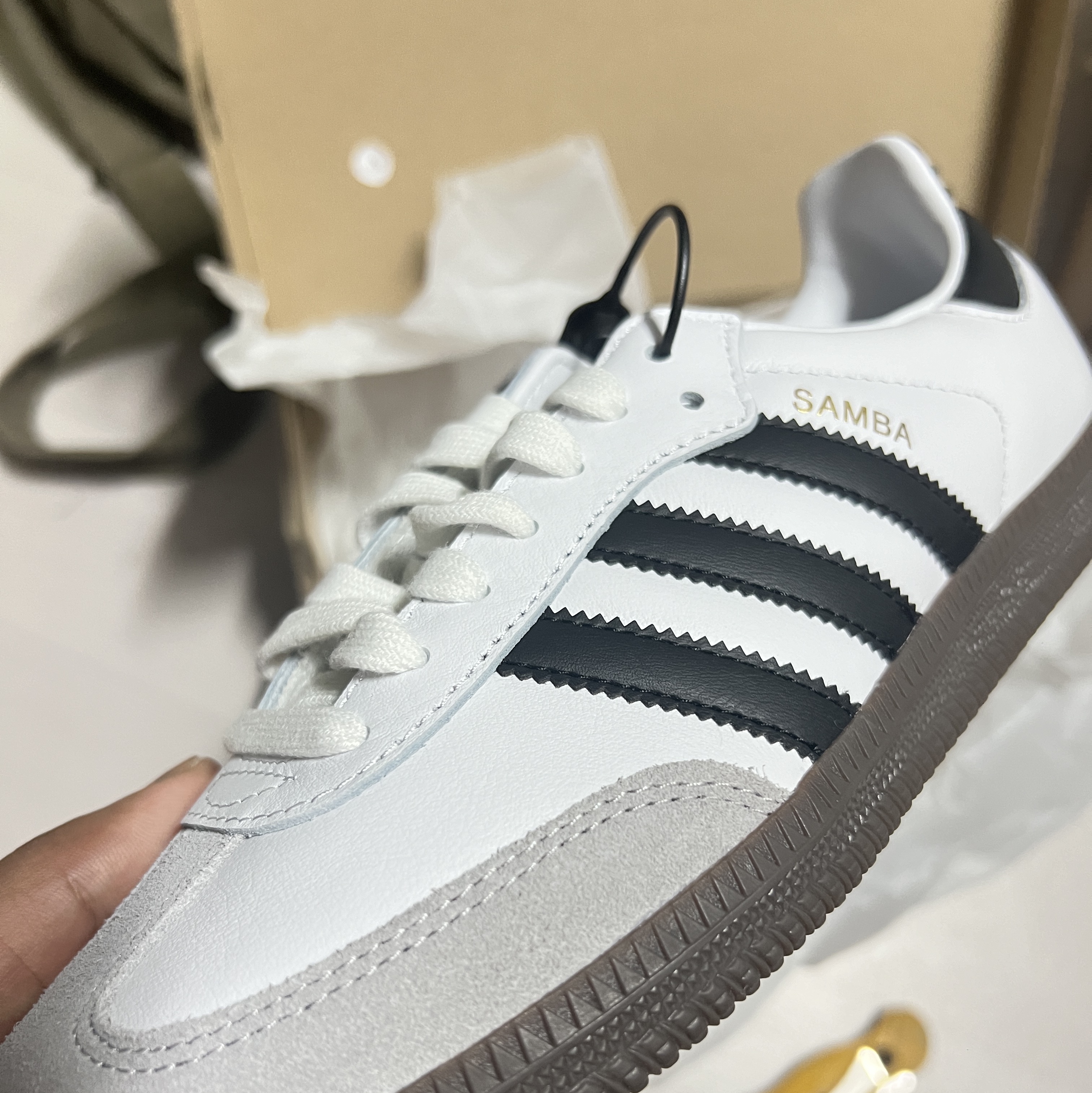 Adidas Samba OG Cloud White 착용 스타일 - 2