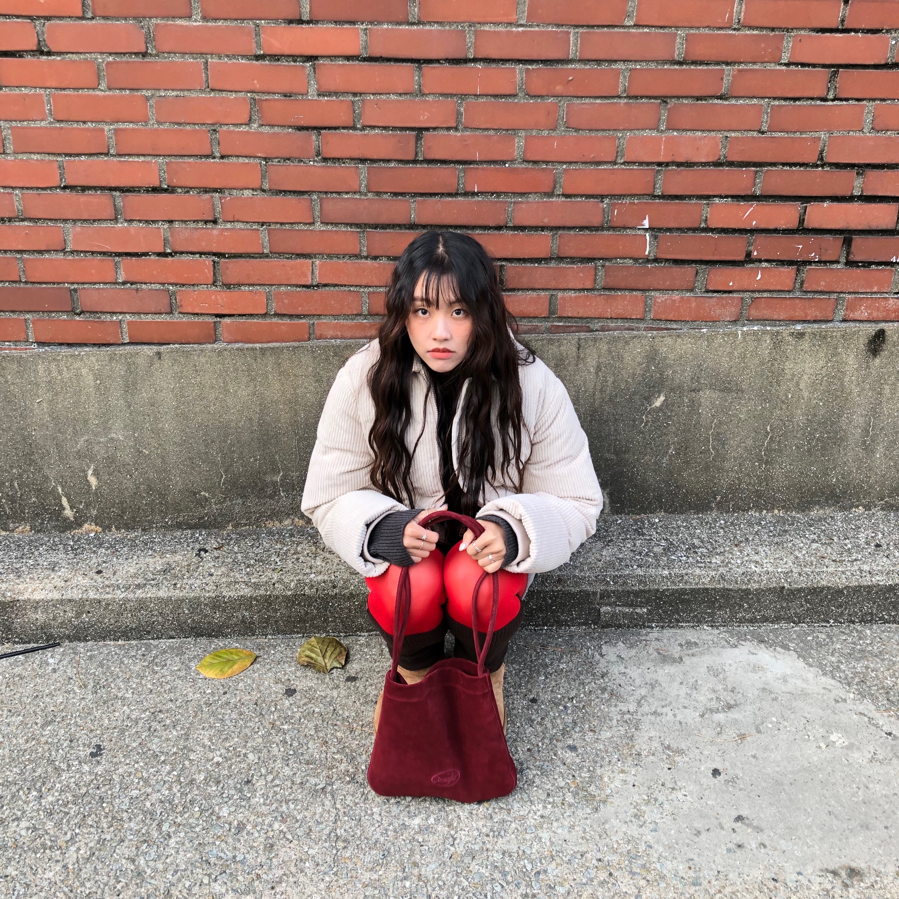 (W) UGG Classic Ultra Mini Boots Chestnut 착용 스타일 - 1