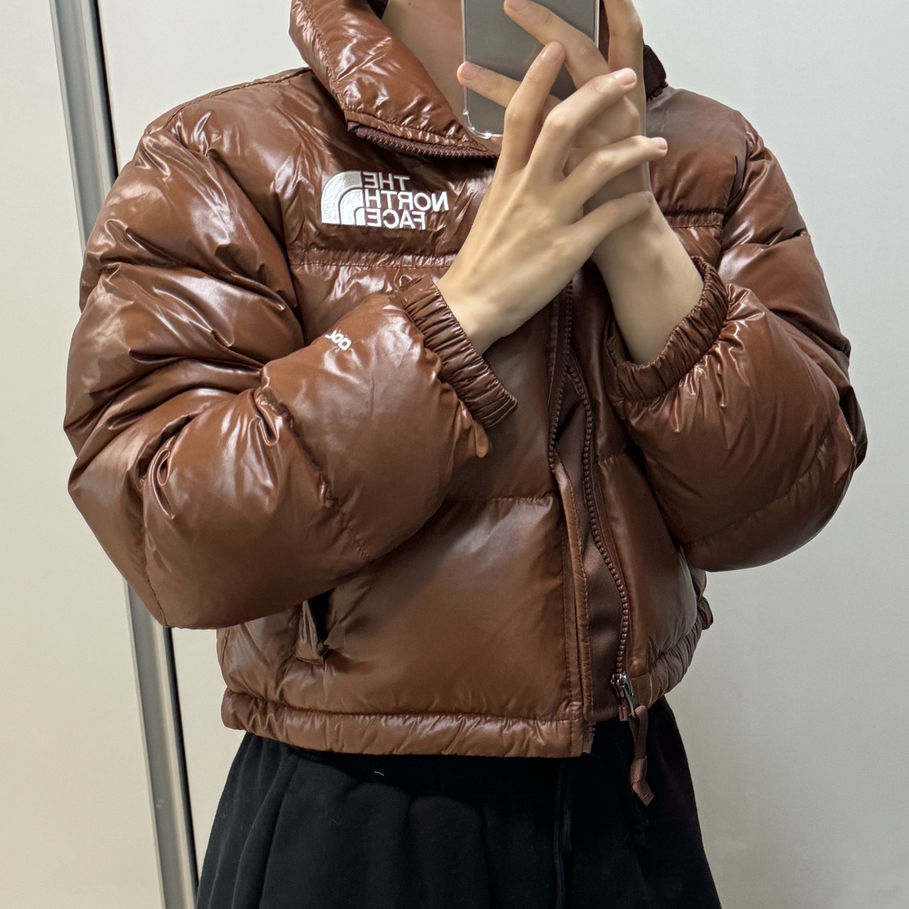 (W) The North Face Nuptse Short Jacket Dark Oak 착용 스타일 - 1