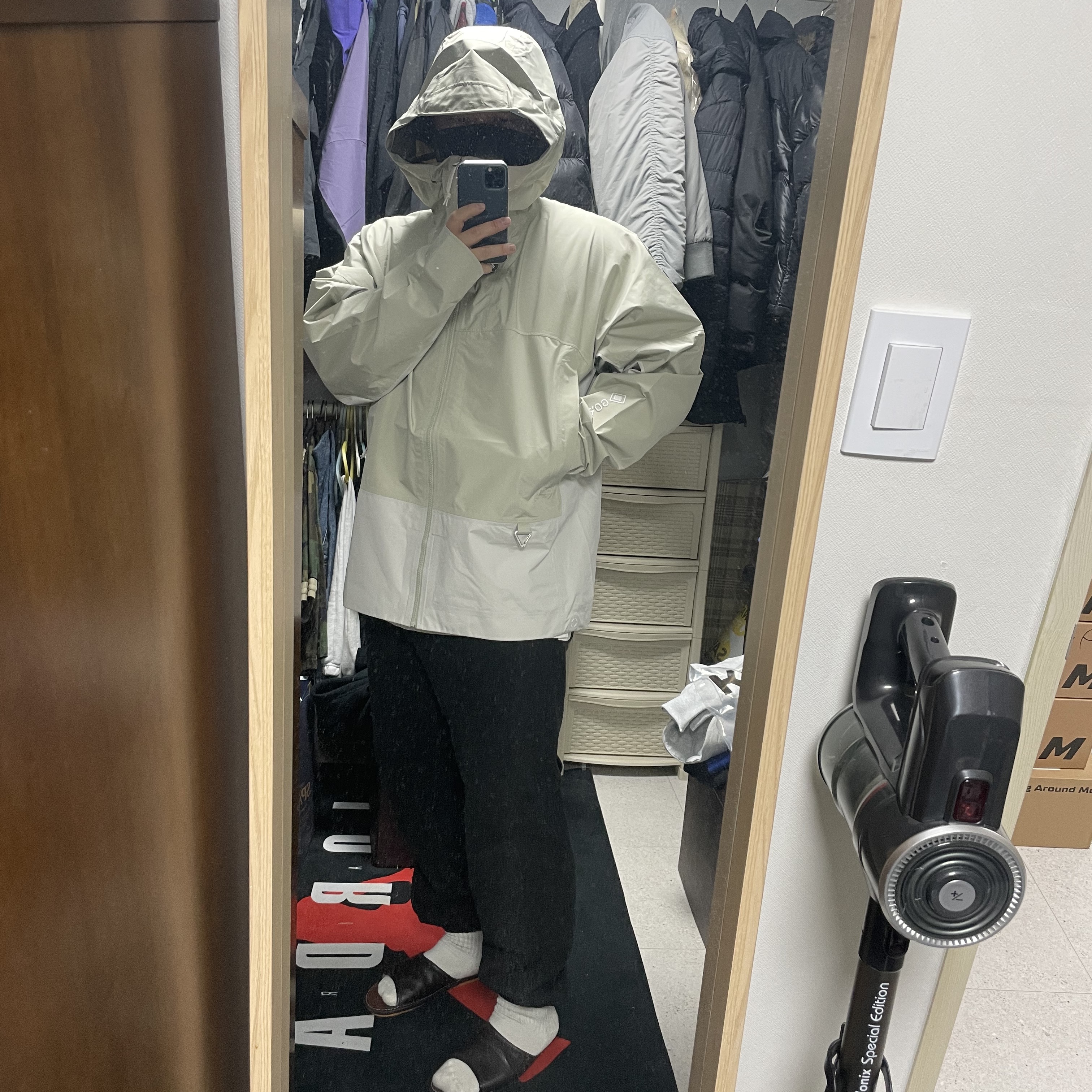 Nike ACG Storm-Fit ADV Chain of Craters Jacket Light Stone - US/EU 착용 스타일 - 1