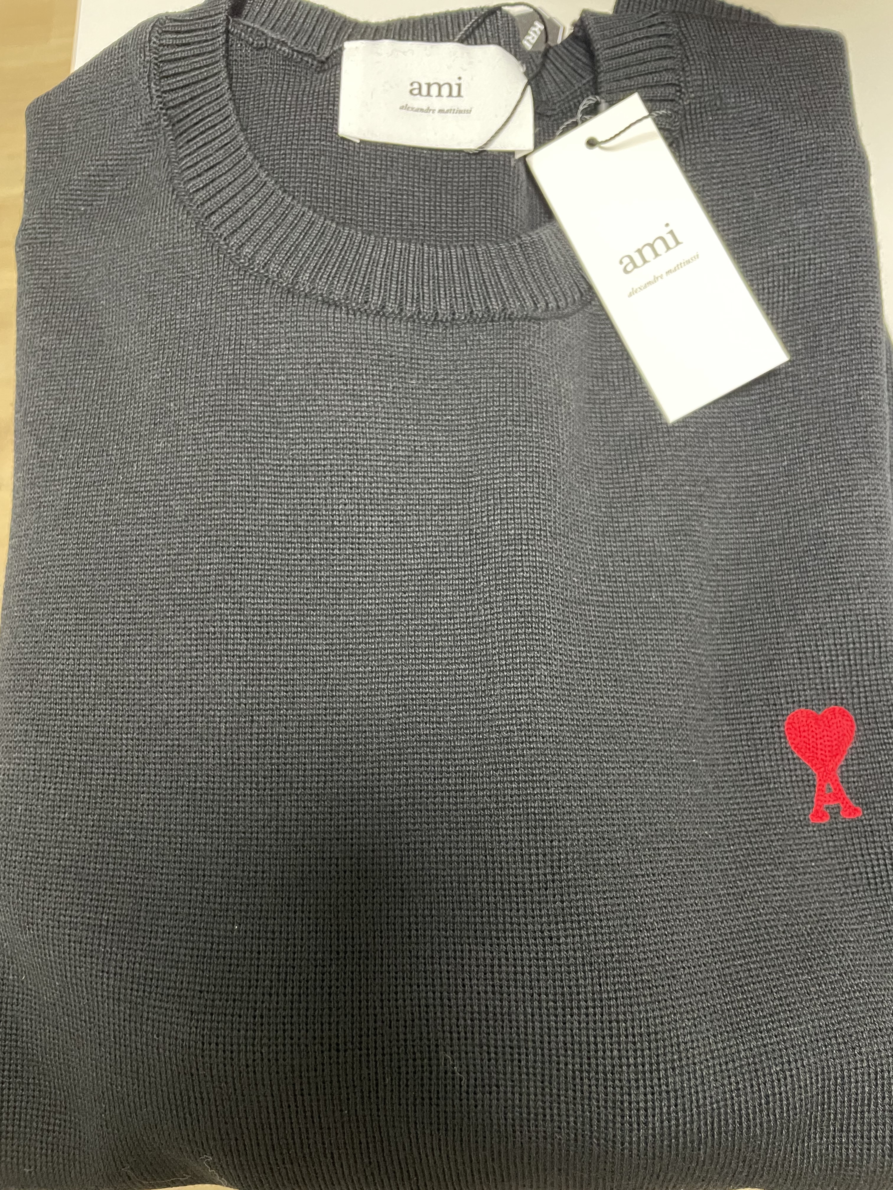 AMI de Coeur Wool Knit Black 착용 스타일