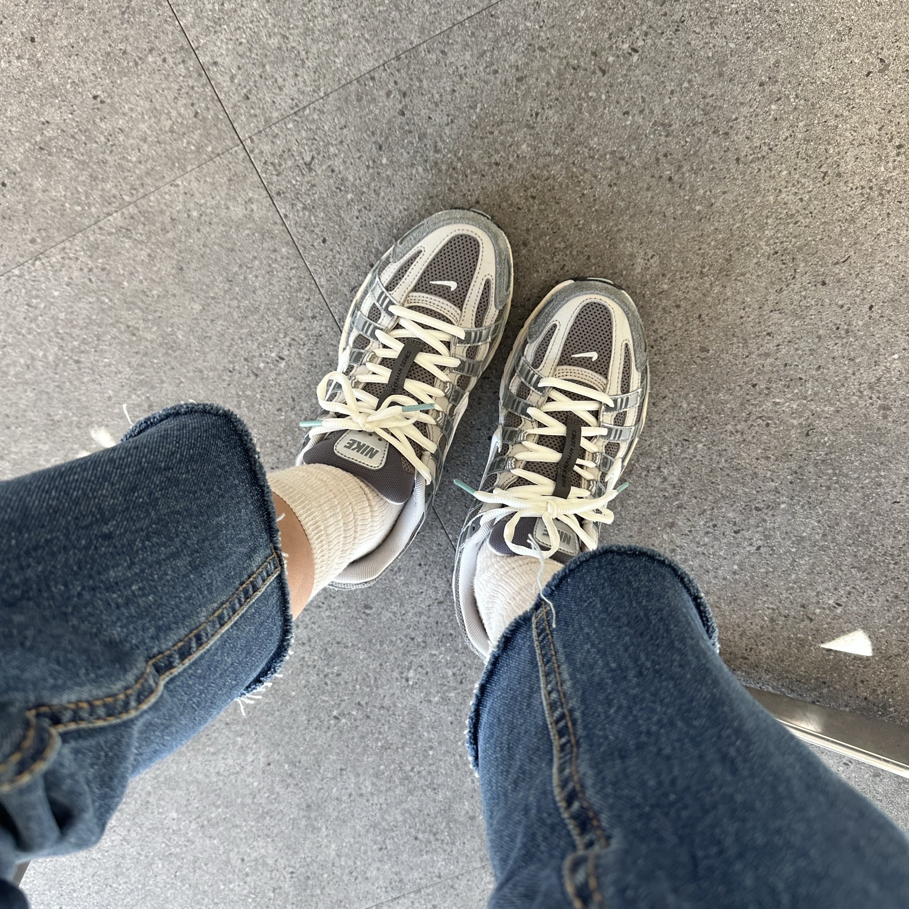 Nike P-6000 Flat Pewter Light Iron Ore 착용 스타일 - 2