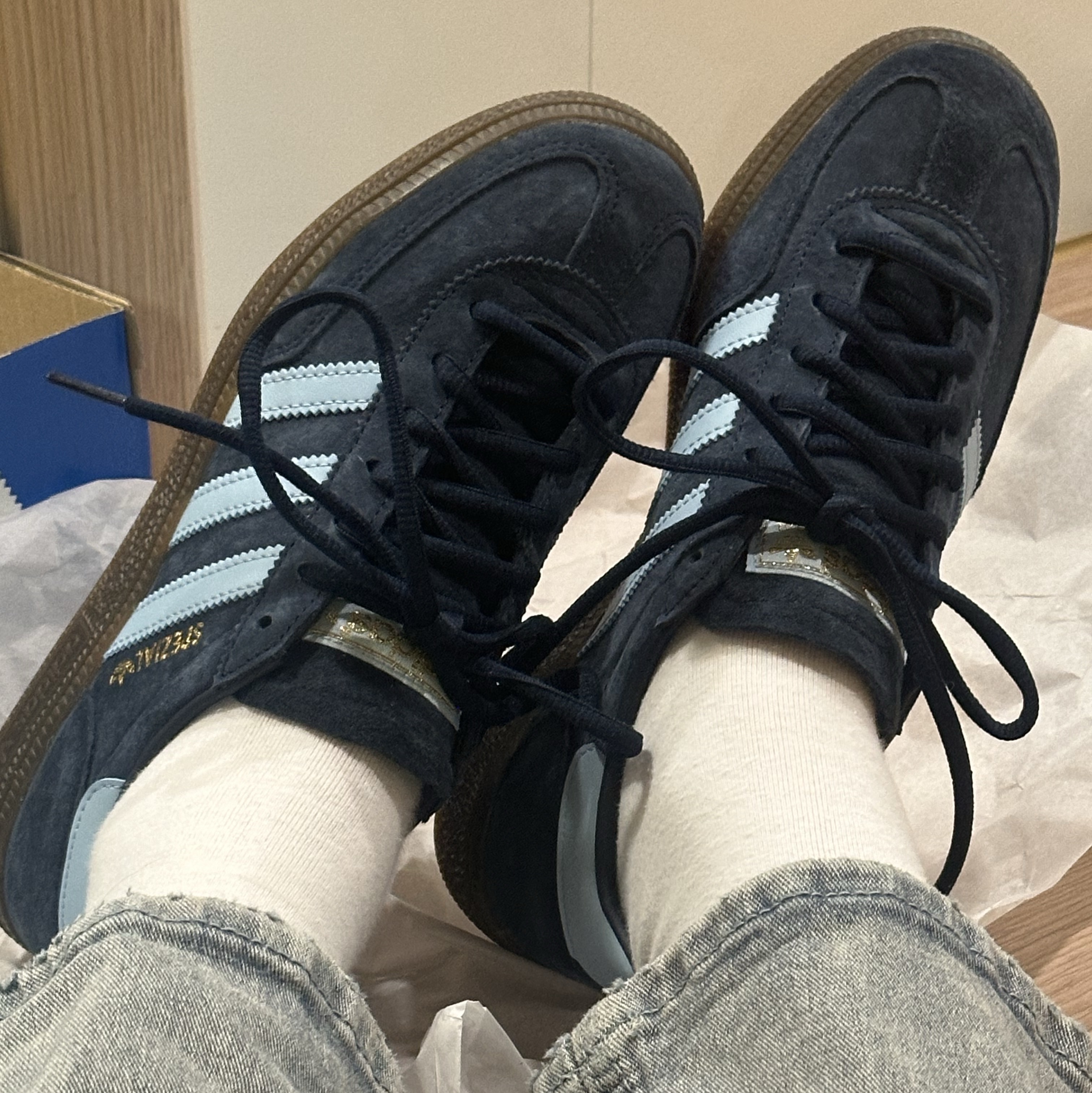 Adidas Spezial Handball Collegiate Navy 착용 스타일