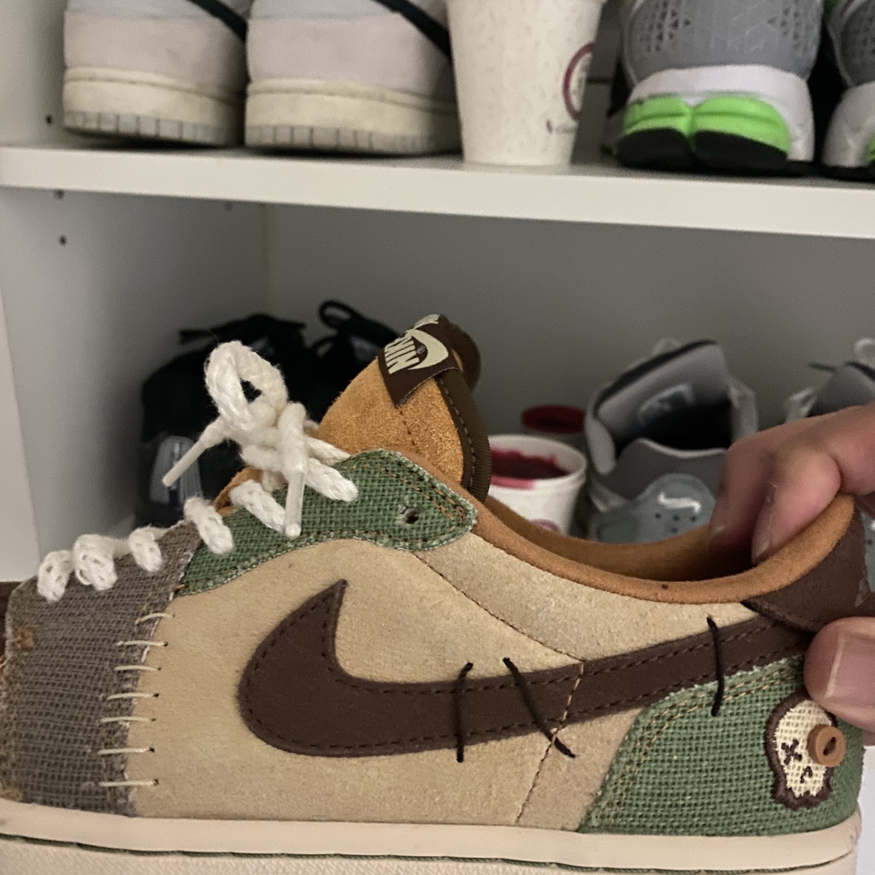 Jordan 1 x Zion Williamson Retro Low OG Flax and Oil Green 착용 스타일