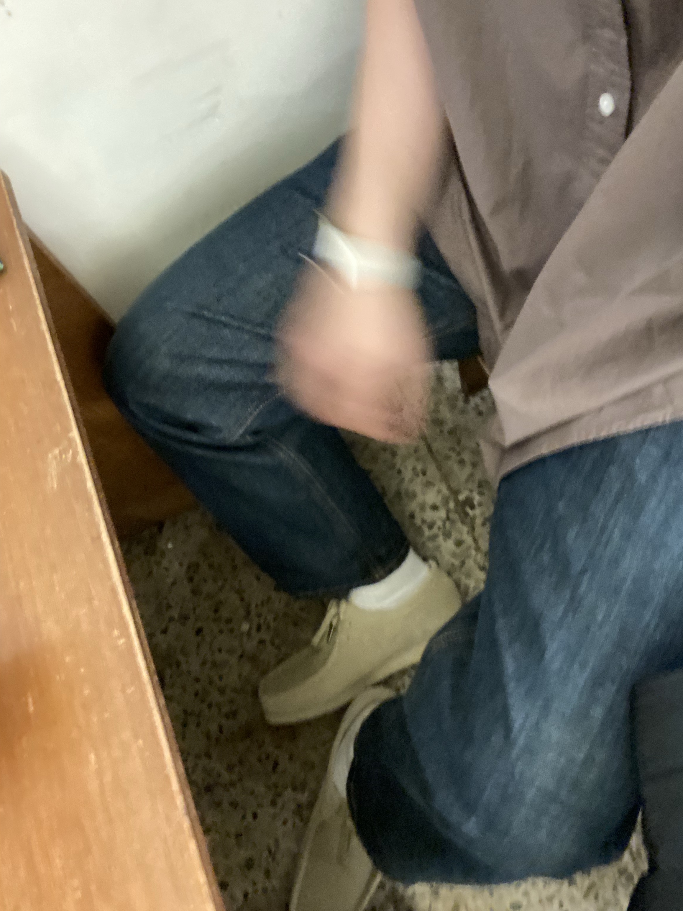 Clarks Wallabee Maple Suede 착용 스타일 - 2