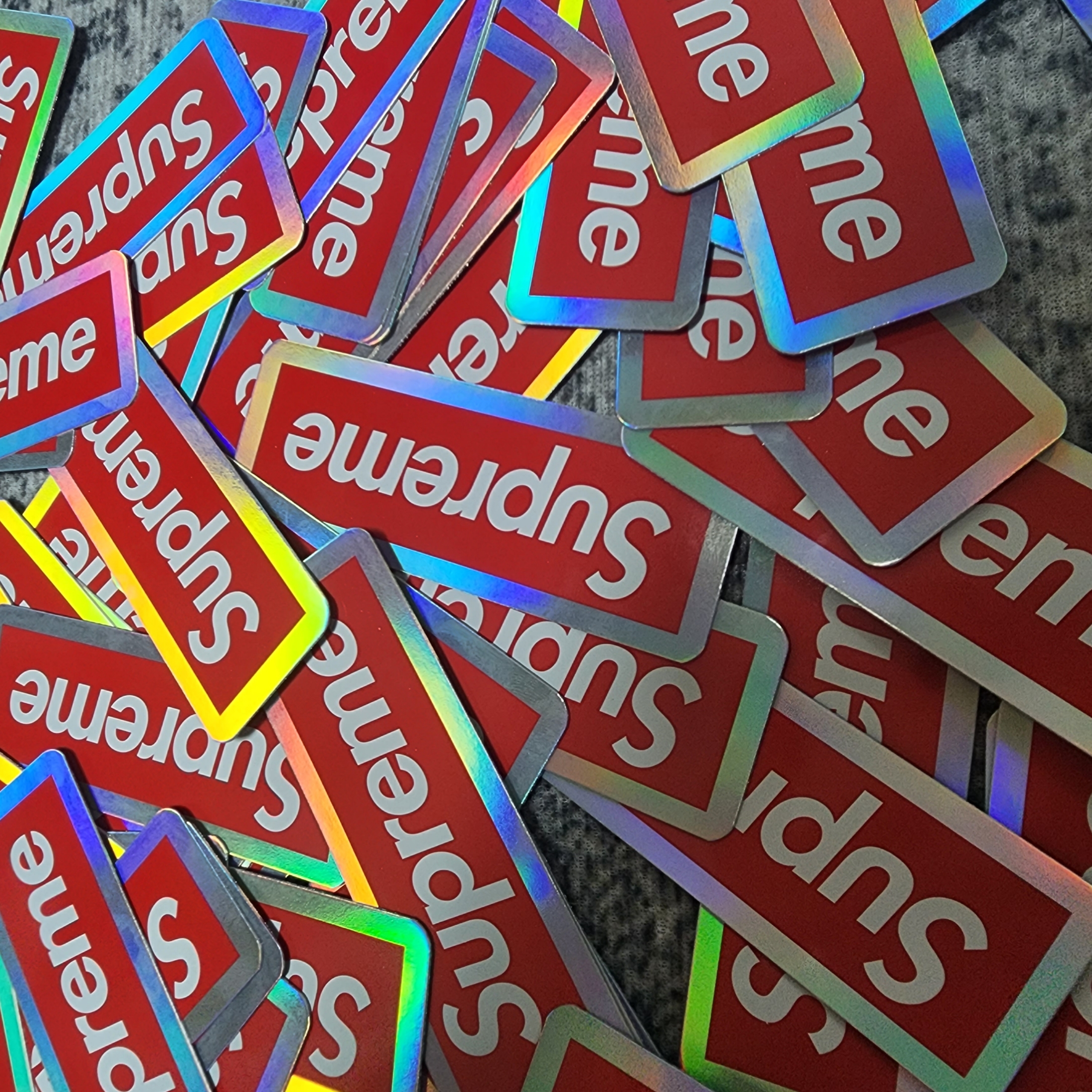 Supreme x Bicycle Holographic Slice Cards Holographic - 23FW 착용 스타일 - 1