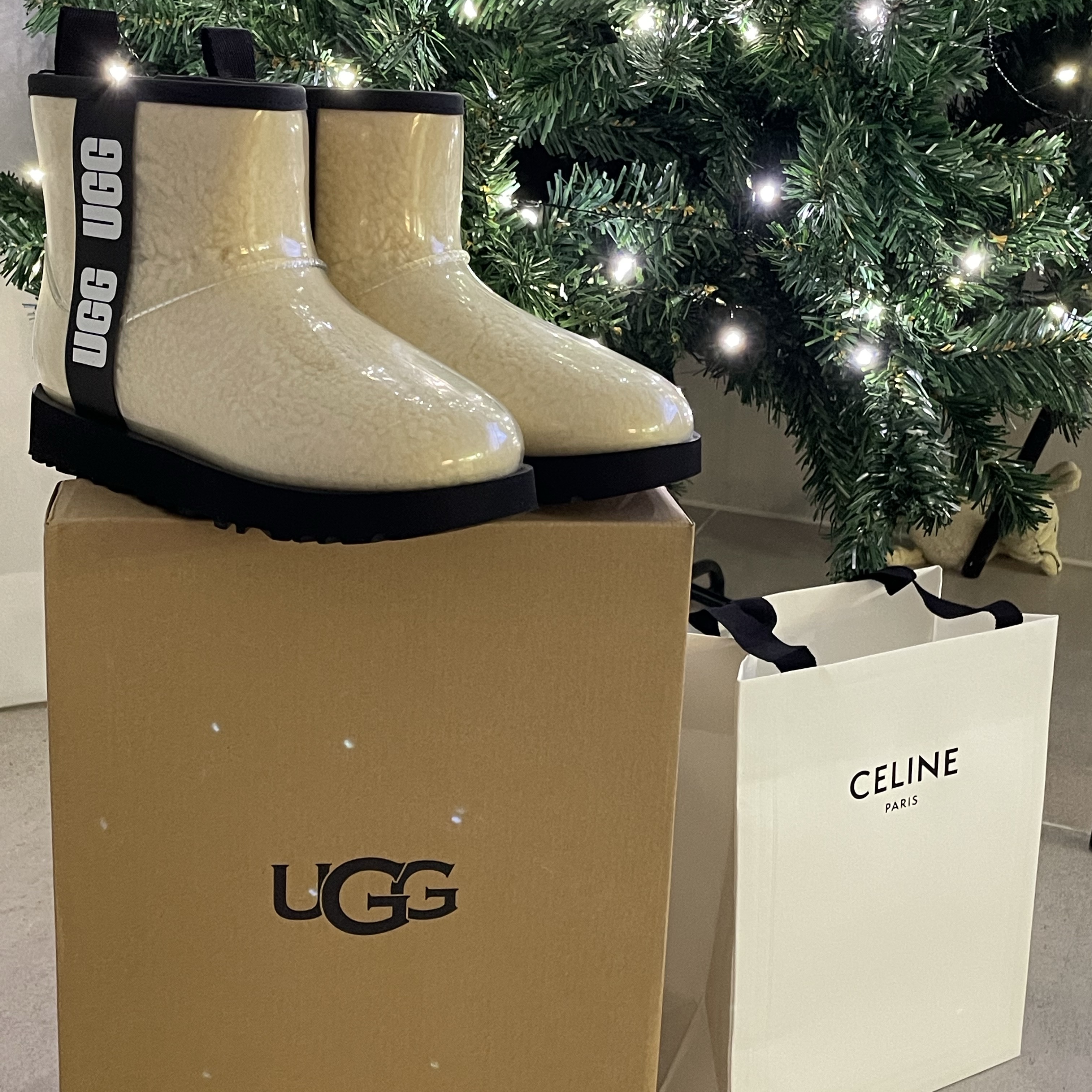 (W) UGG Classic Clear Mini Boots Natural Black 착용 스타일