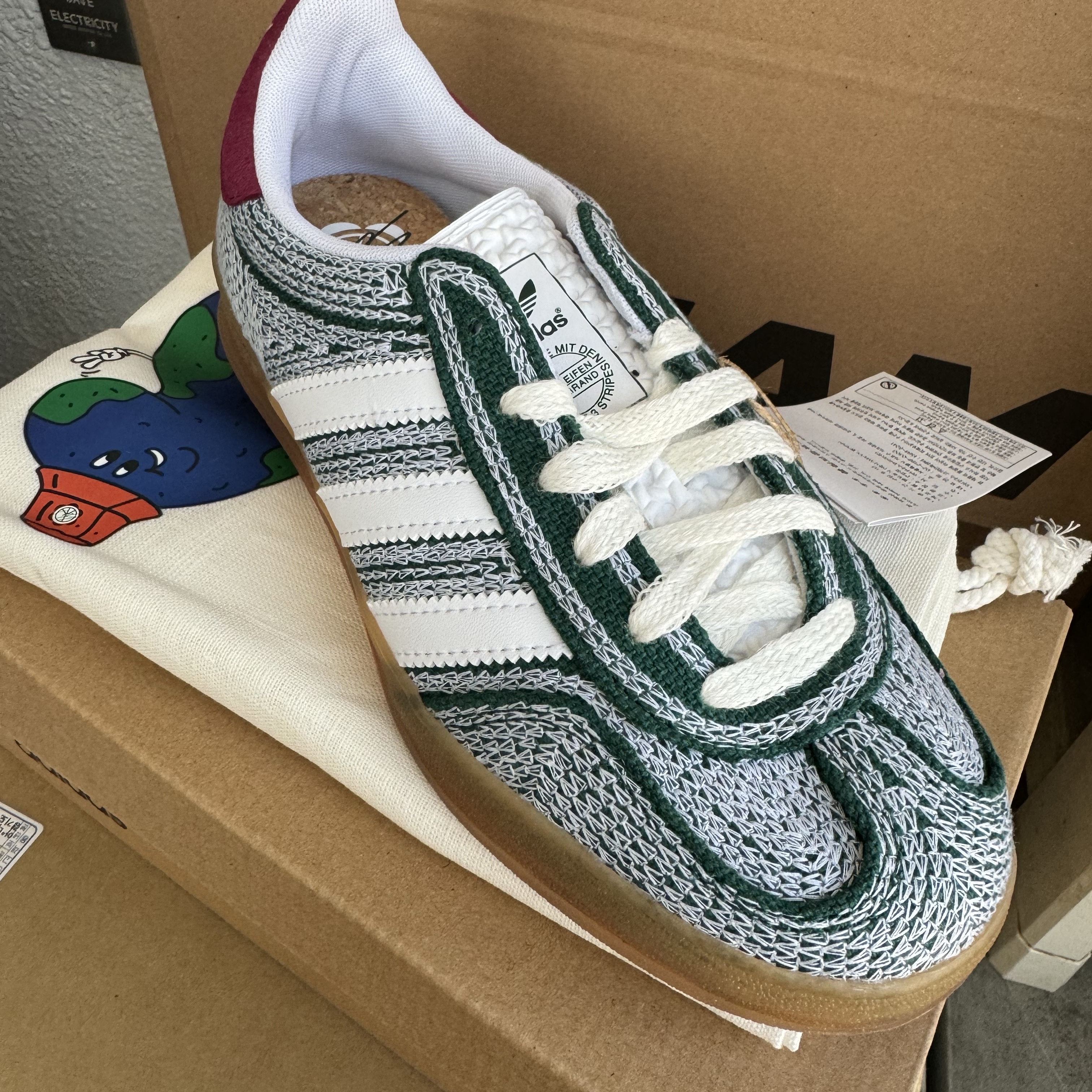 Adidas x Sean Wotherspoon Gazelle Indoor Collegiate Green Cloud White 착용 스타일