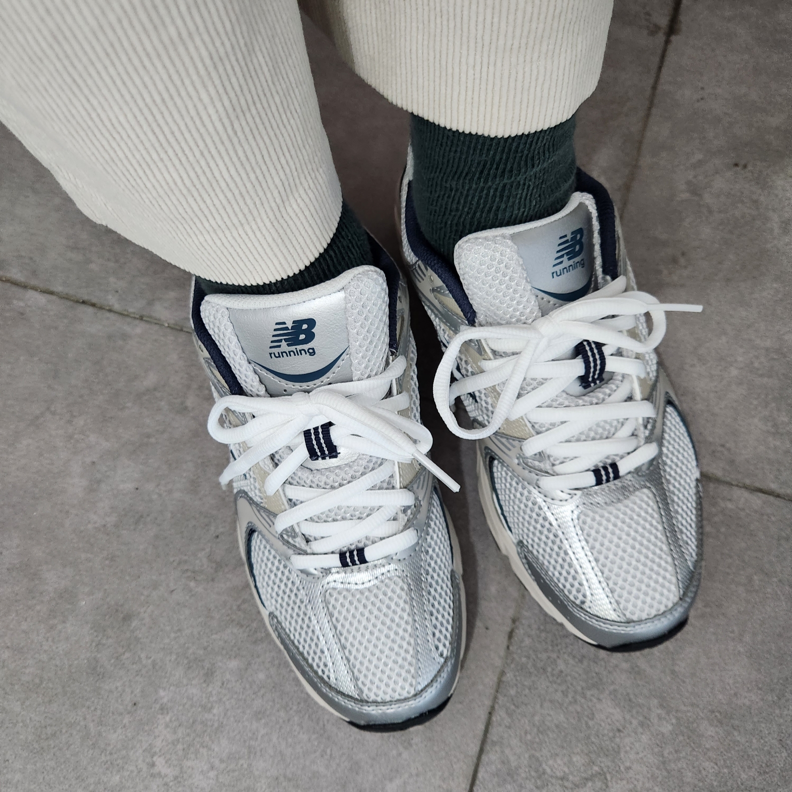 New Balance 530 Steel Grey 착용 스타일