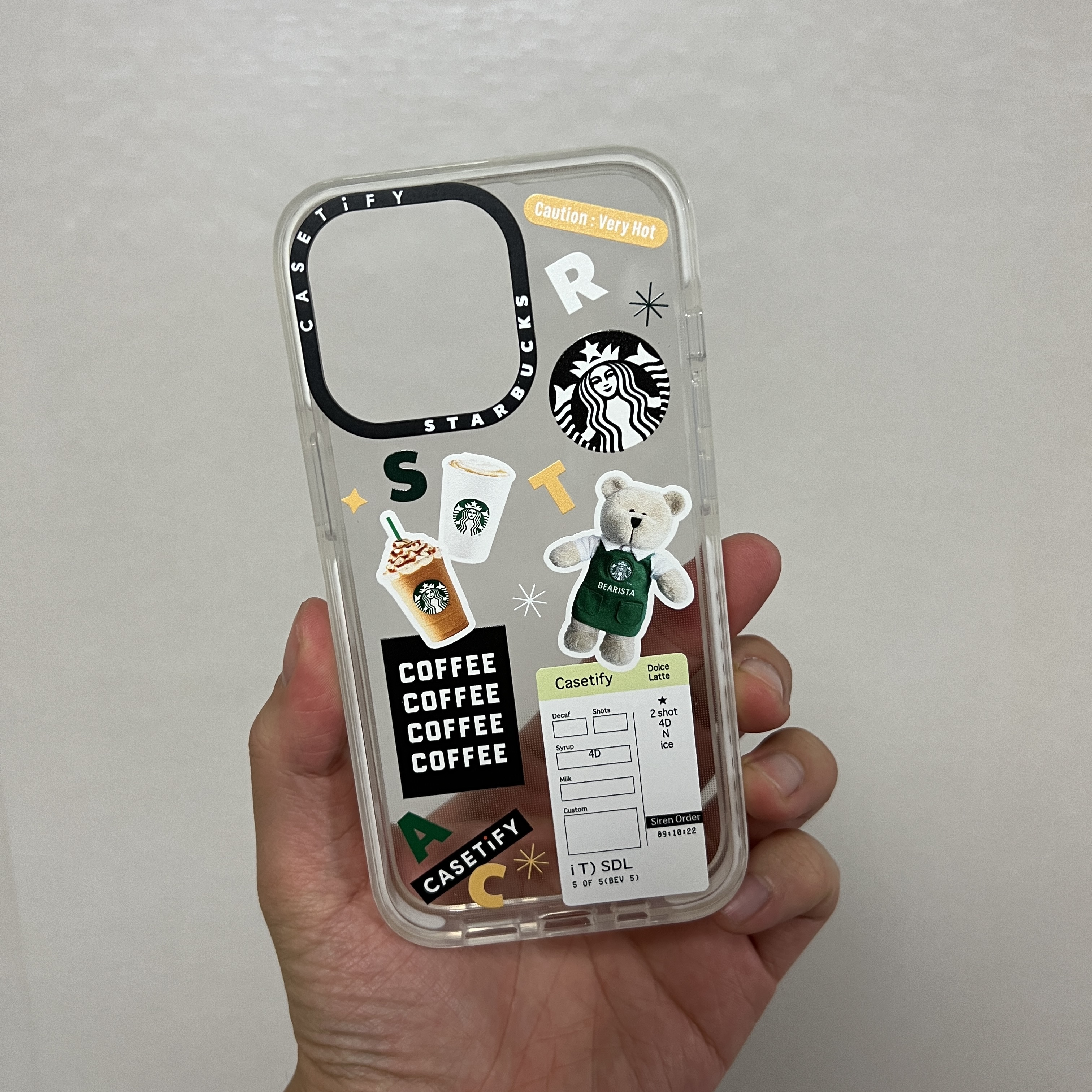 Casetify x Starbucks Icon Impact iPhone Case Clear 착용 스타일 - 2