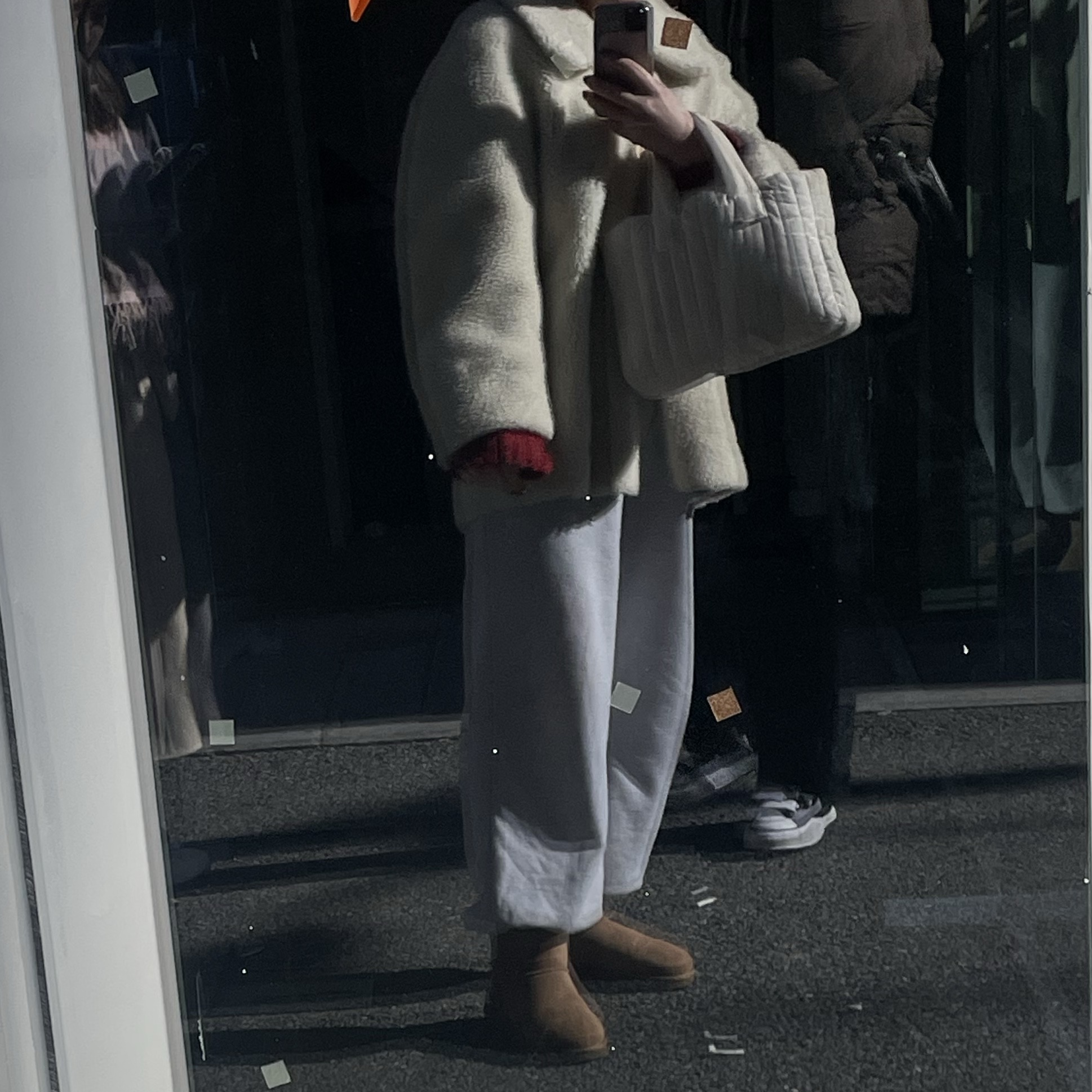 (W) UGG Classic Mini II Boots Chestnut 착용 스타일 - 2
