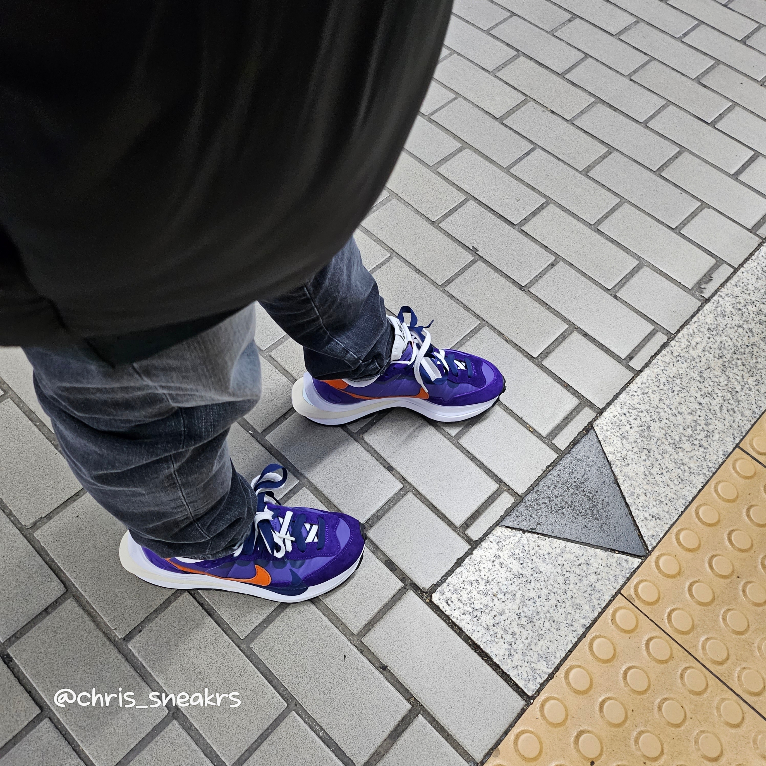 Nike x Sacai VaporWaffle Dark Iris, Yeezy Gap Engineered By Balenciaga Round Jacket 2 Black 착용 스타일 - 2