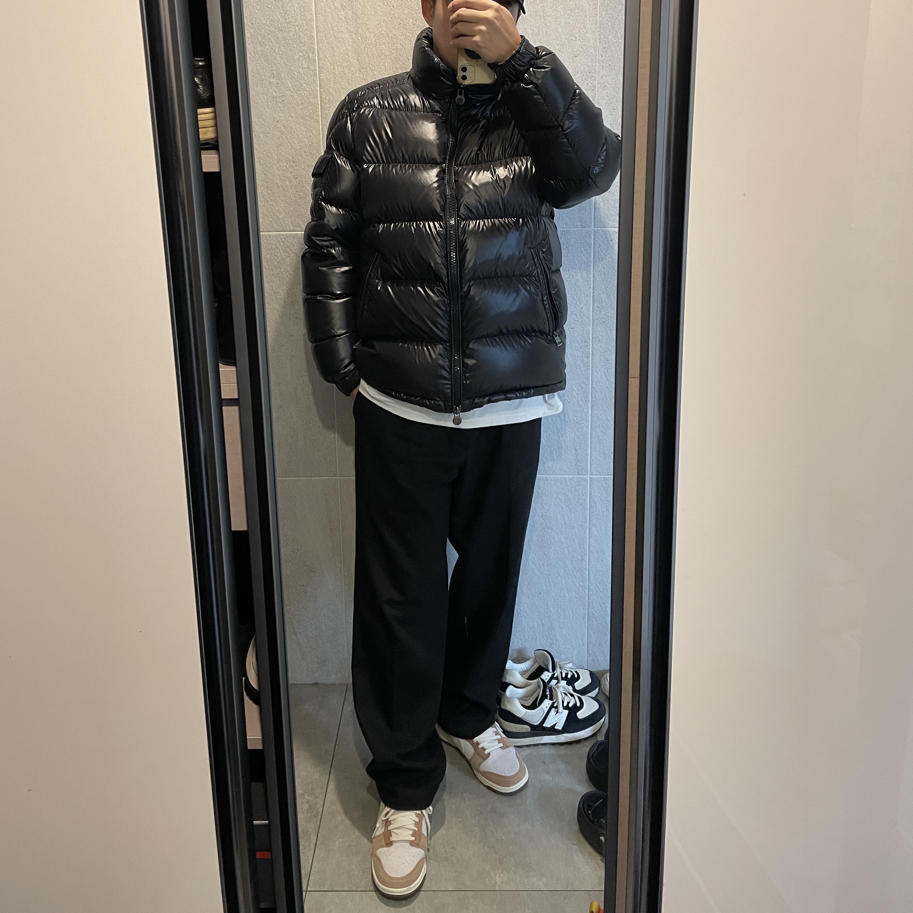 Nike Dunk Low Pro Premium Medium Curry, Moncler Maya Short Down Jacket Black - 23FW 착용 스타일