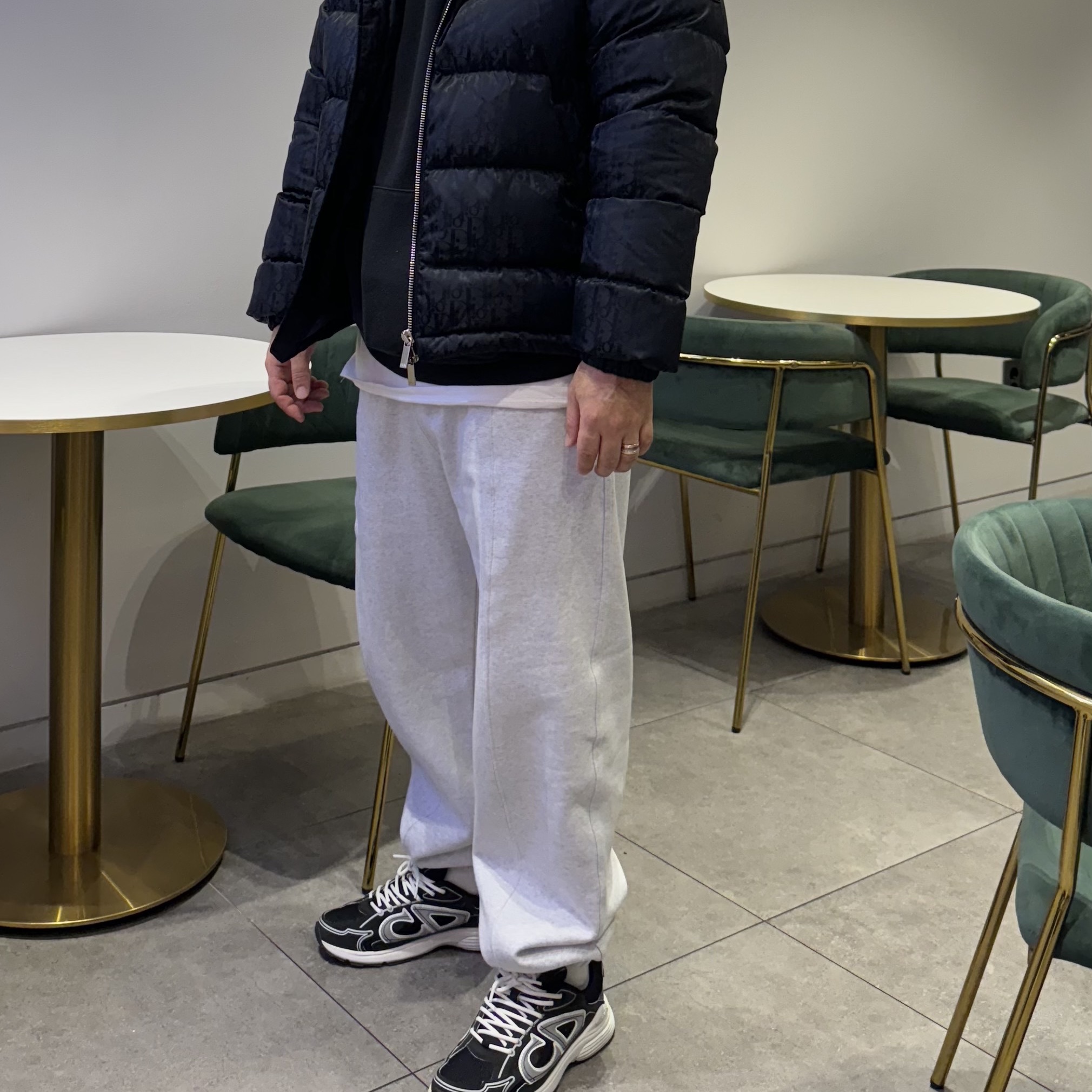 Dior B30 Sneakers Mesh Technical Fabric Black, Dior Oblique Down Jacket Black Nylon Jacquard 착용 스타일