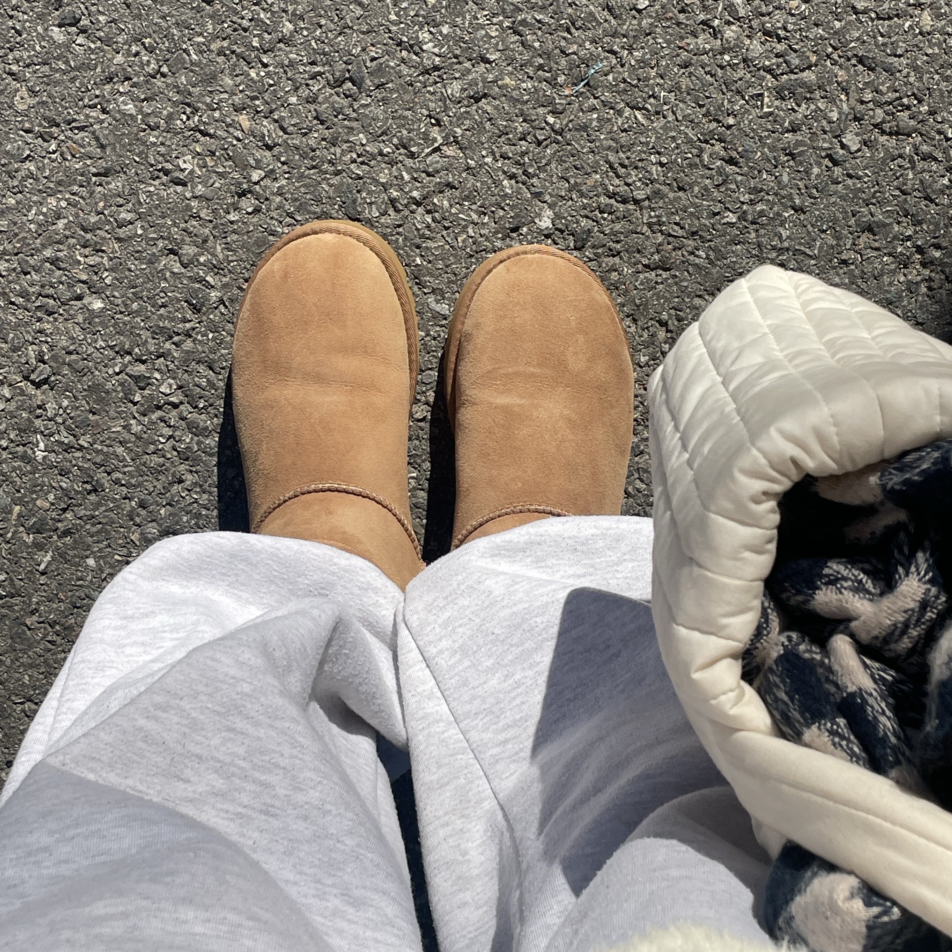 (W) UGG Classic Mini II Boots Chestnut 착용 스타일 - 3