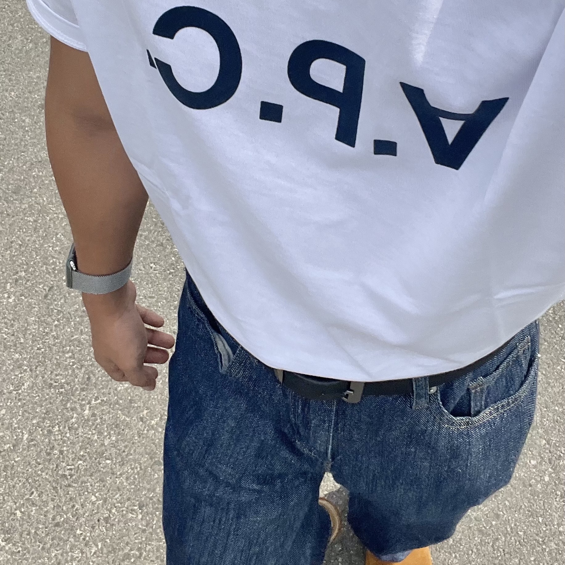 A.P.C. VPC T-Shirt White Dark Navy 착용 스타일