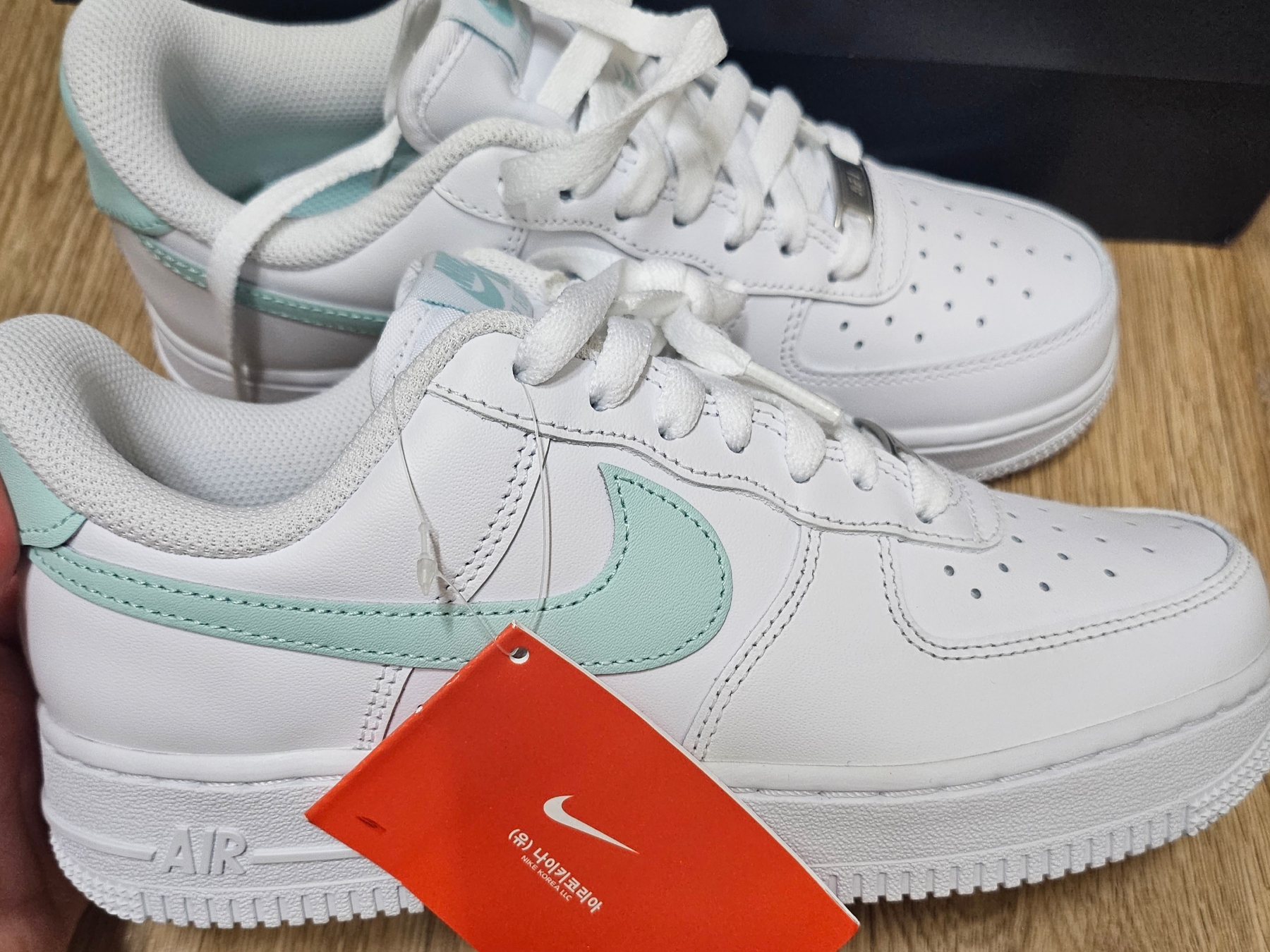 (W) Nike Air Force 1 '07 Flyease White Jade Ice 착용 스타일