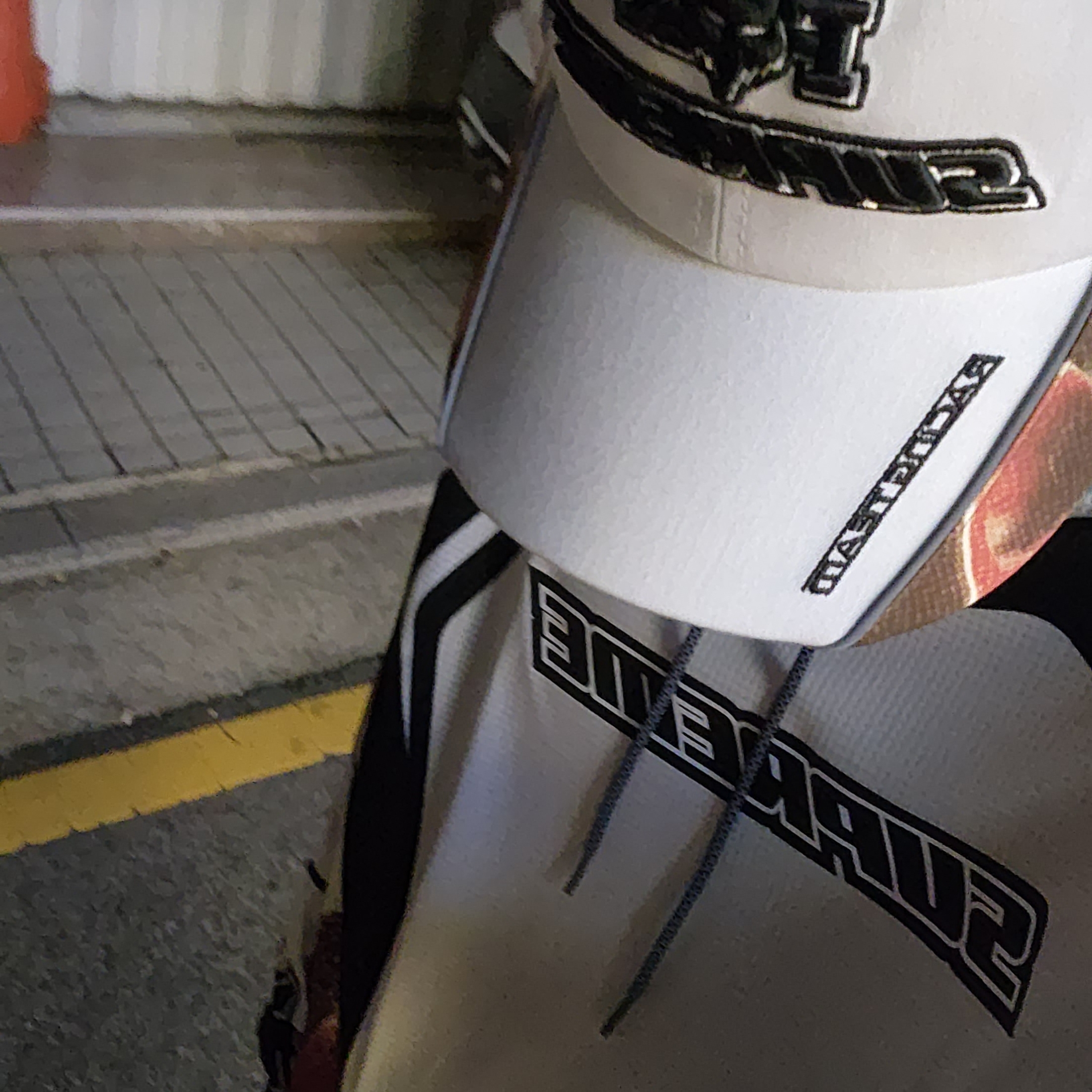 Supreme x Fox Racing Jersey White - 23FW, Supreme Fox Racing 6-Panel White - 23FW 착용 스타일