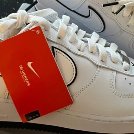 Nike Air Force 1 '07 White Black 착용 스타일 - 2