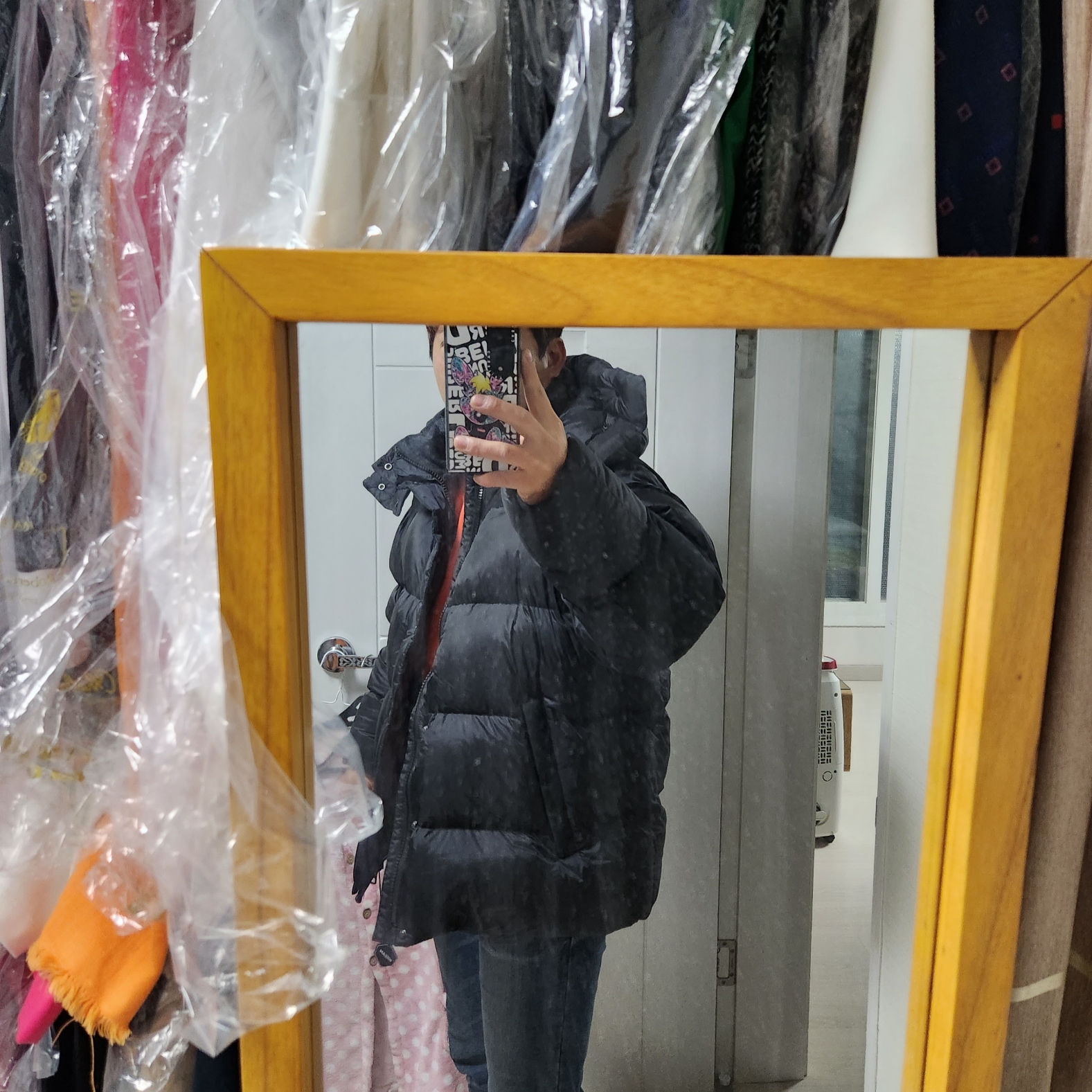 Burberry Detachable Sleeve Hooded Puffer Jacket Black 착용 스타일