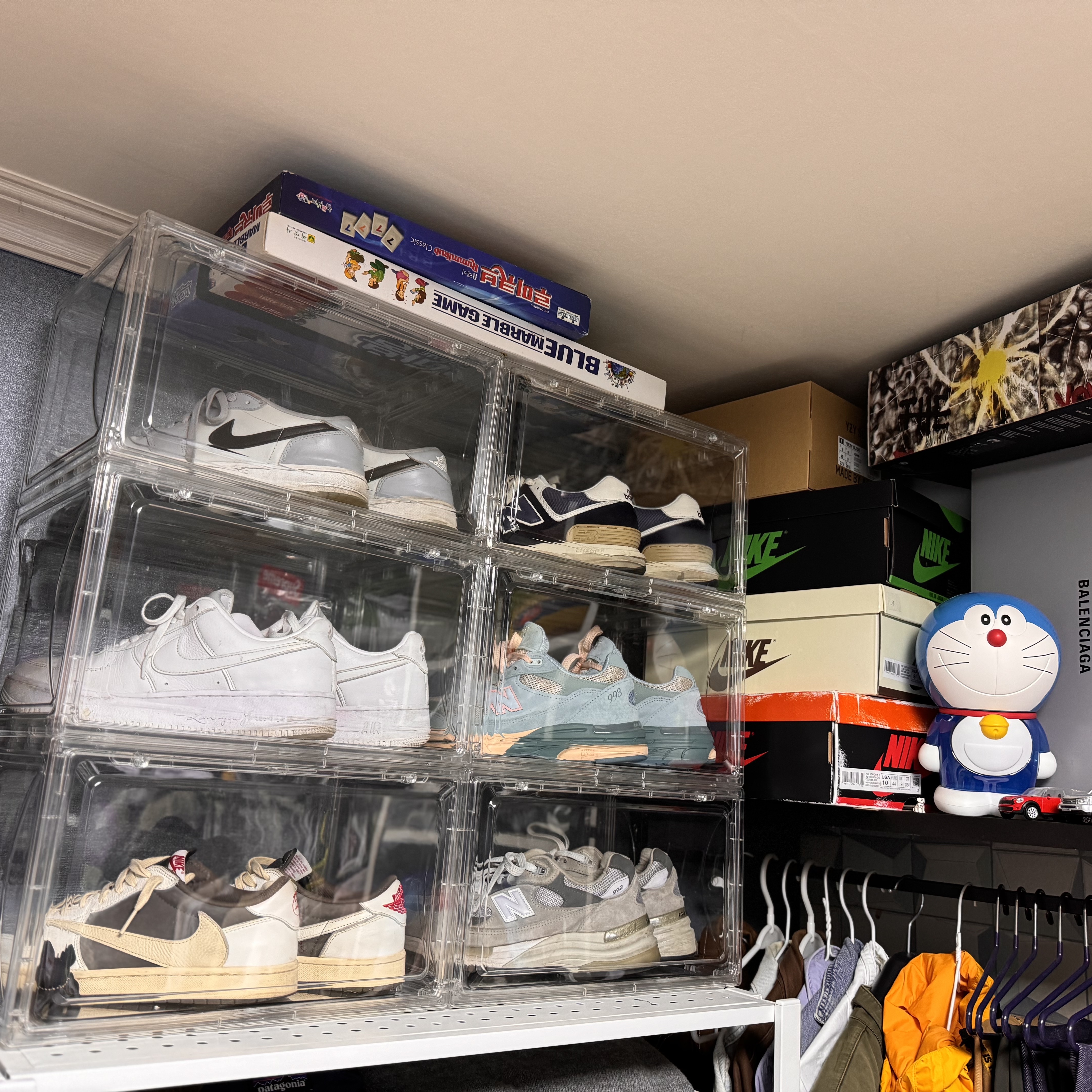 Jordan 1 Low Golf Wolf Grey, New Balance 574 Legacy Navy 착용 스타일