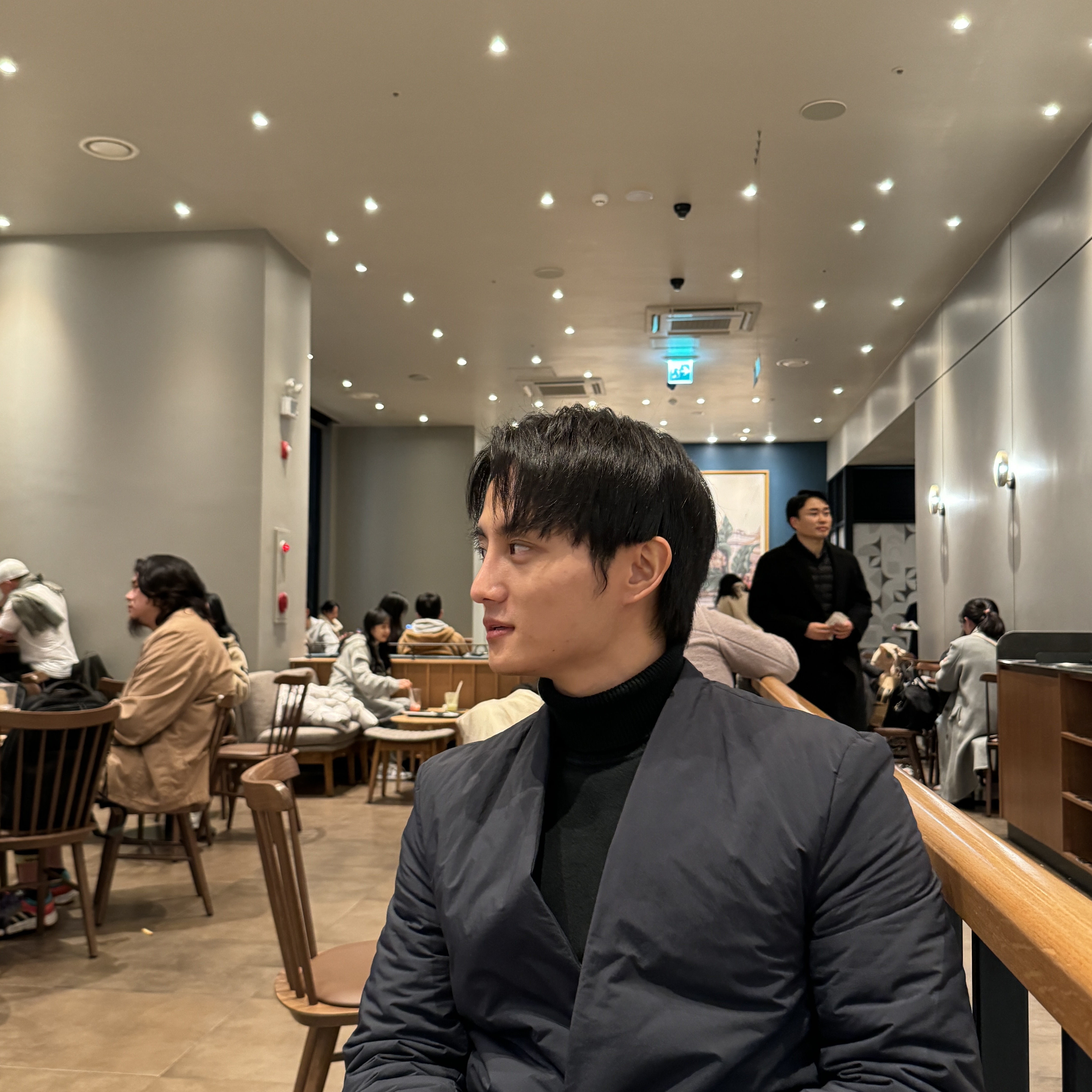 Maison Margiela Collarless Down Jacket Black 착용 스타일