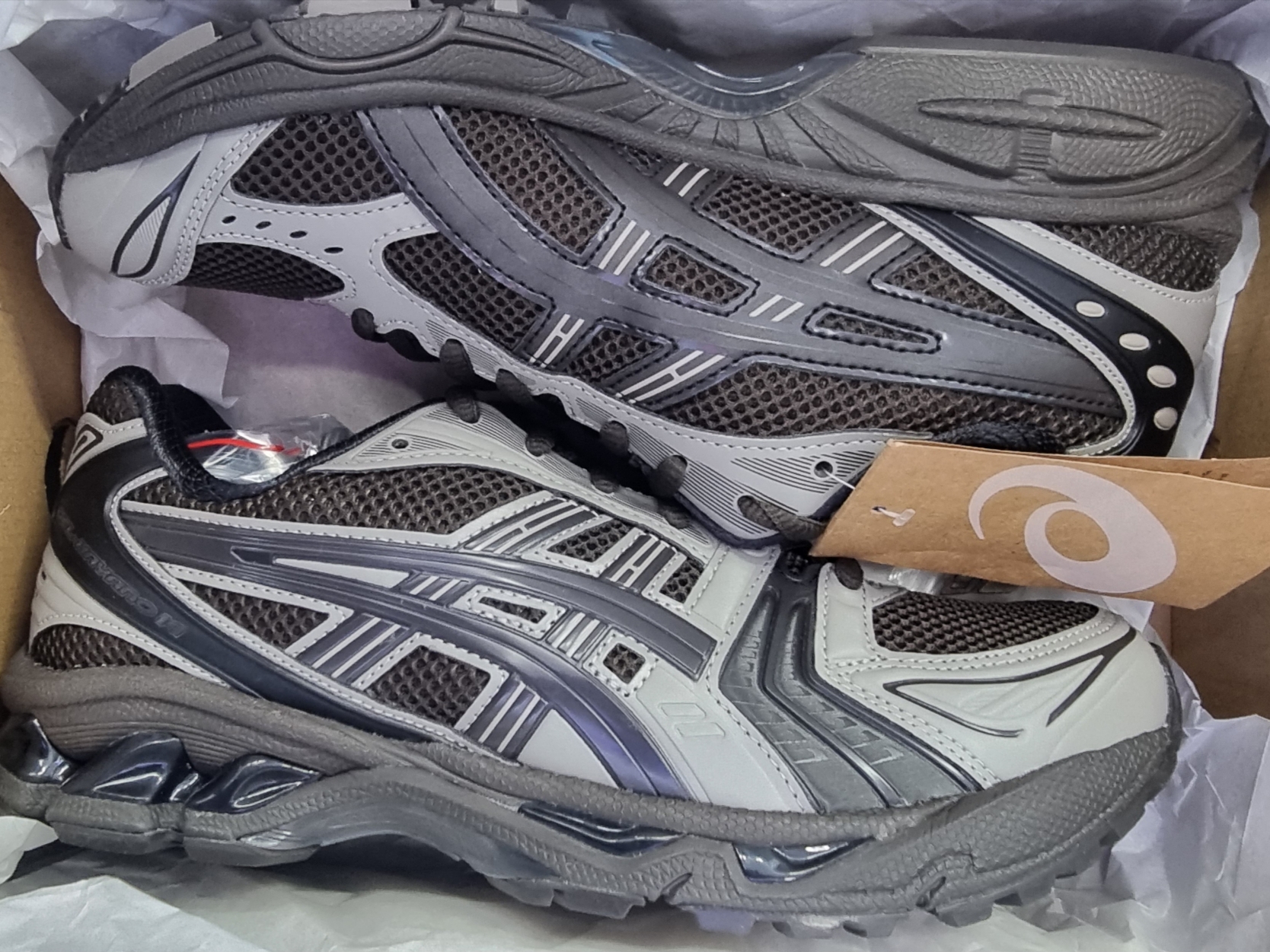 Asics x Atmos x Undermycar Gel-Kayano 14 Pepper Black 착용 스타일 - 1